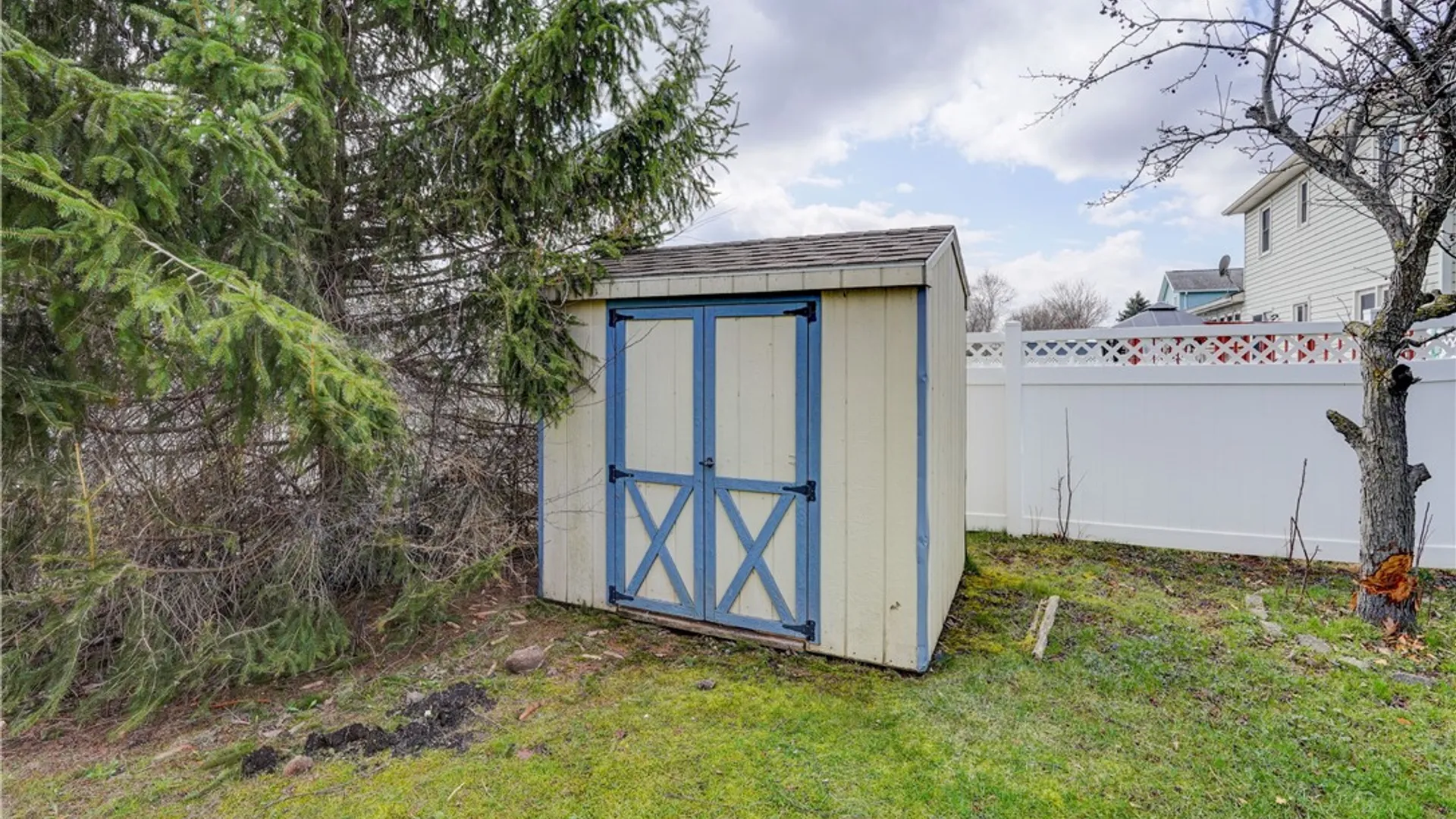 Property at 42 Woodstock Lane, Clarkson, NY 14420 9