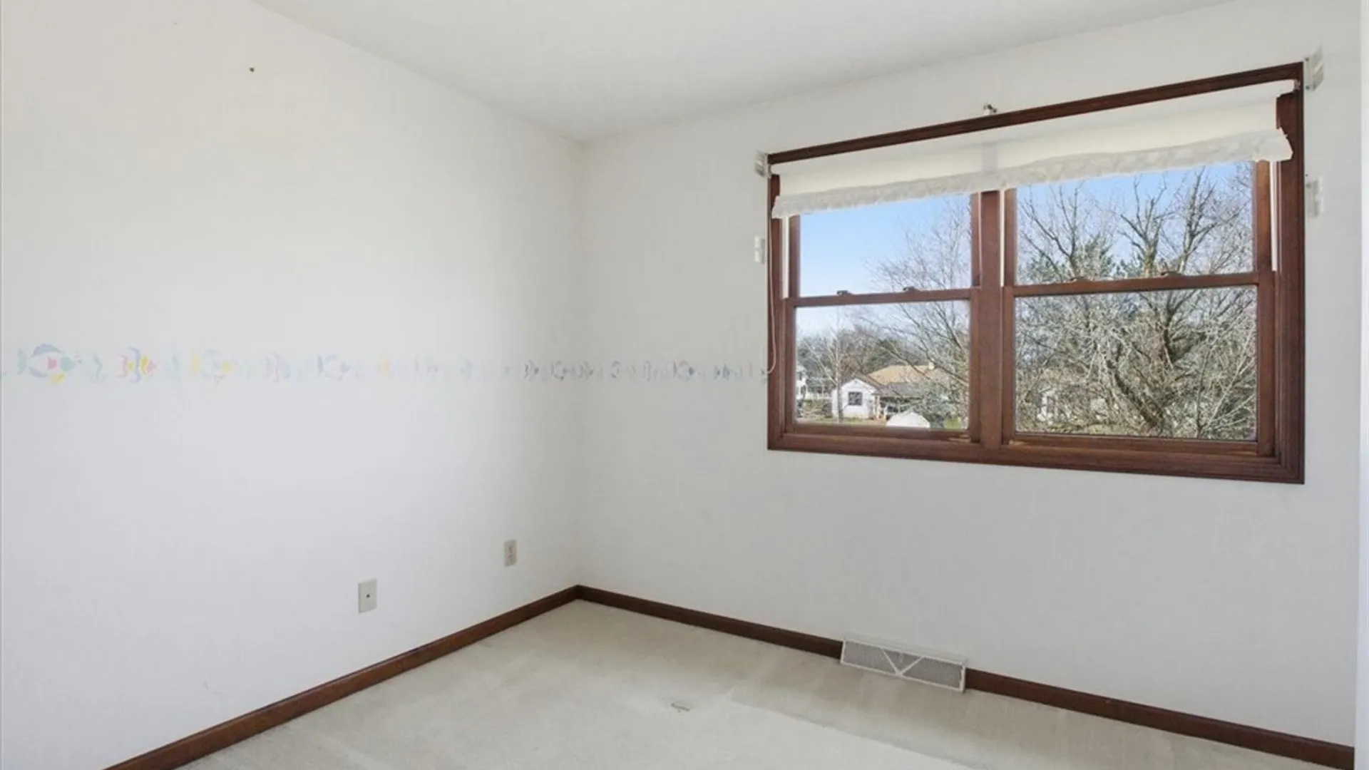 Property at 123 Larkspur Lane, Amherst, NY 14228 13