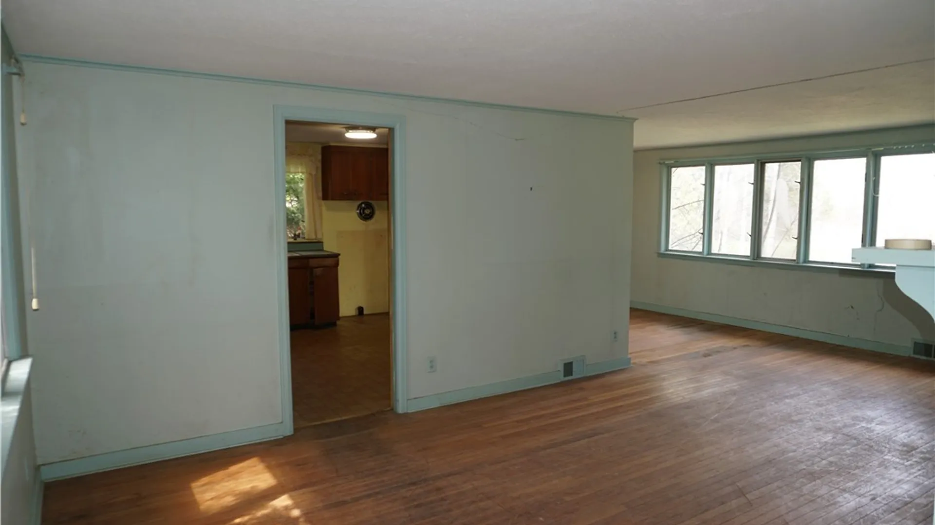 Property at 873 Milford Dr, Skaneateles, NY 13152 13