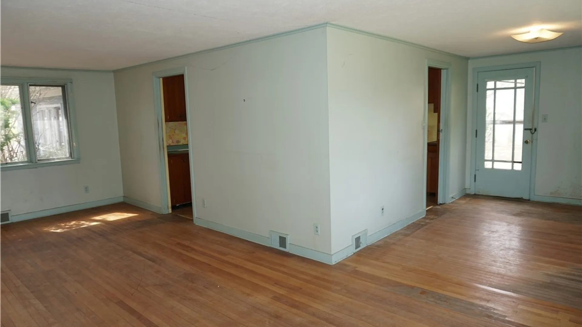 Property at 873 Milford Dr, Skaneateles, NY 13152 14