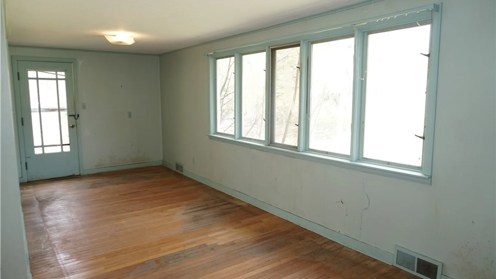 Property at 873 Milford Dr, Skaneateles, NY 13152 15