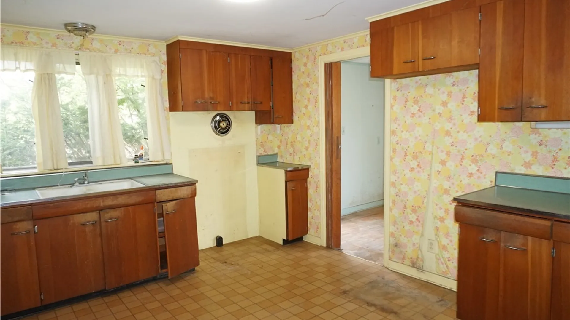 Property at 873 Milford Dr, Skaneateles, NY 13152 18