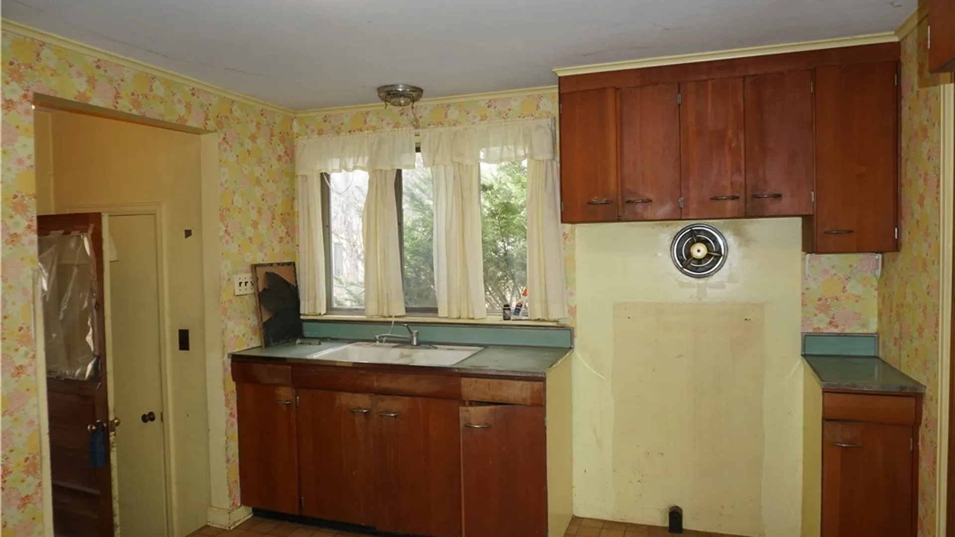 Property at 873 Milford Dr, Skaneateles, NY 13152 19