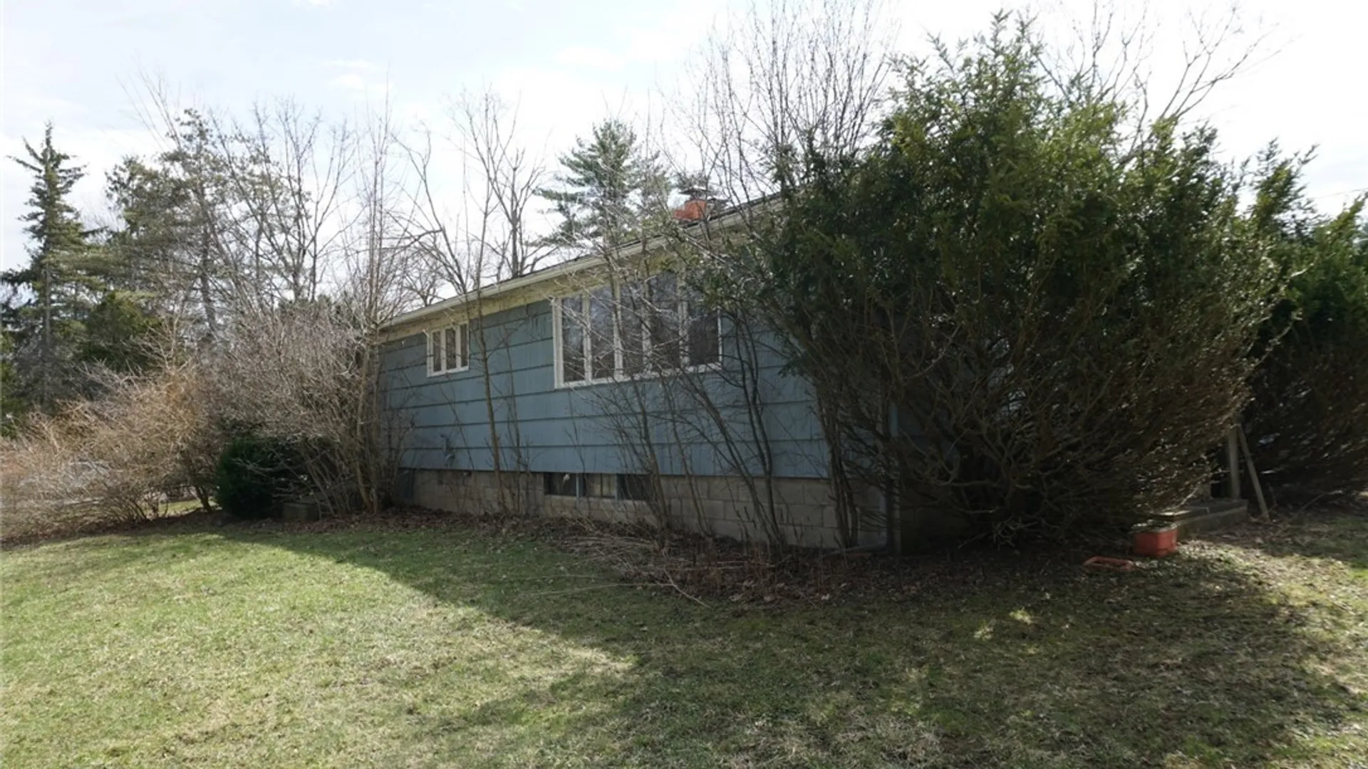 Property at 873 Milford Dr, Skaneateles, NY 13152 3