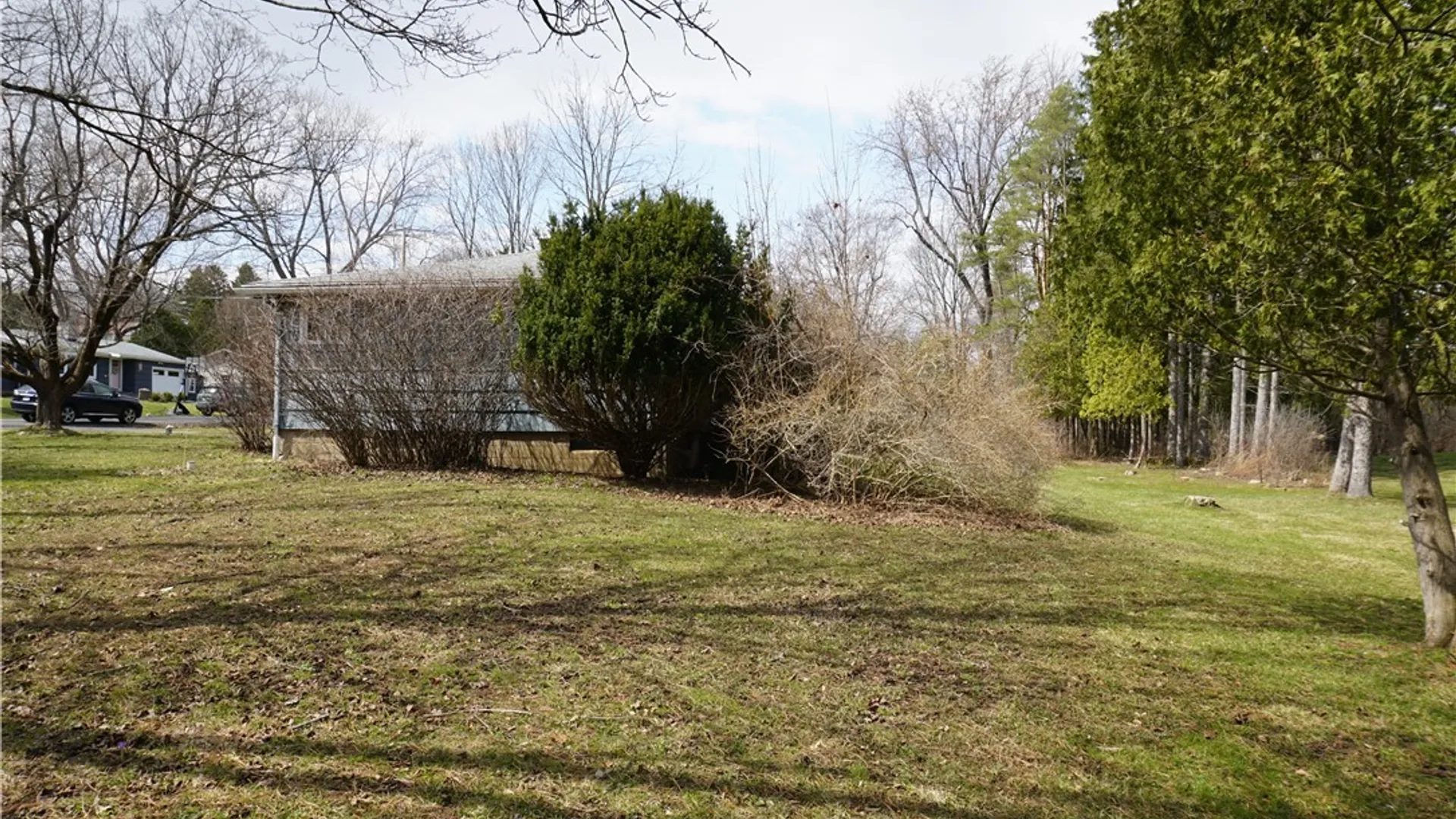 Property at 873 Milford Dr, Skaneateles, NY 13152 5