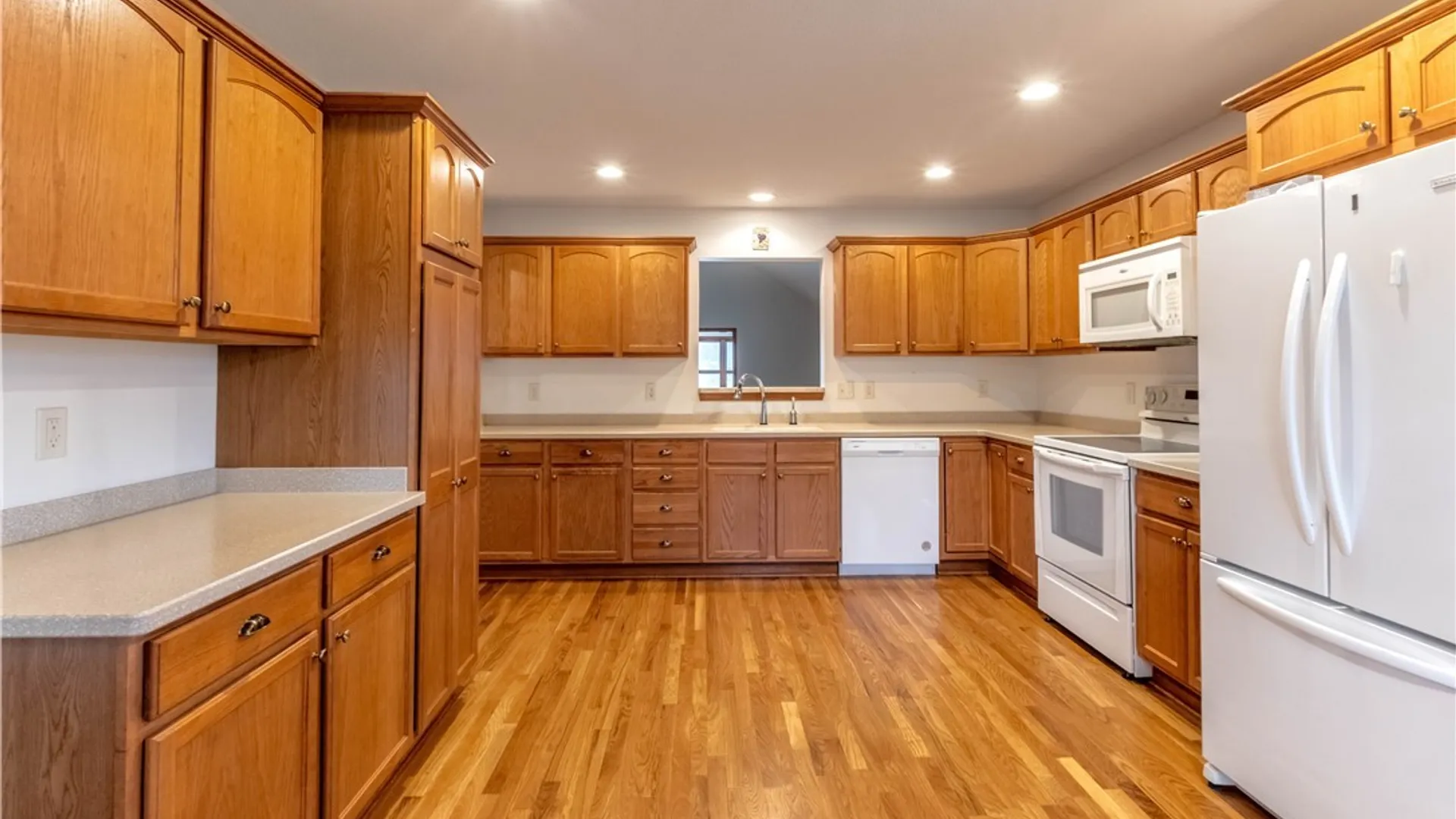 Property at 2 Lakeside Circle, Elma, NY 14059 11