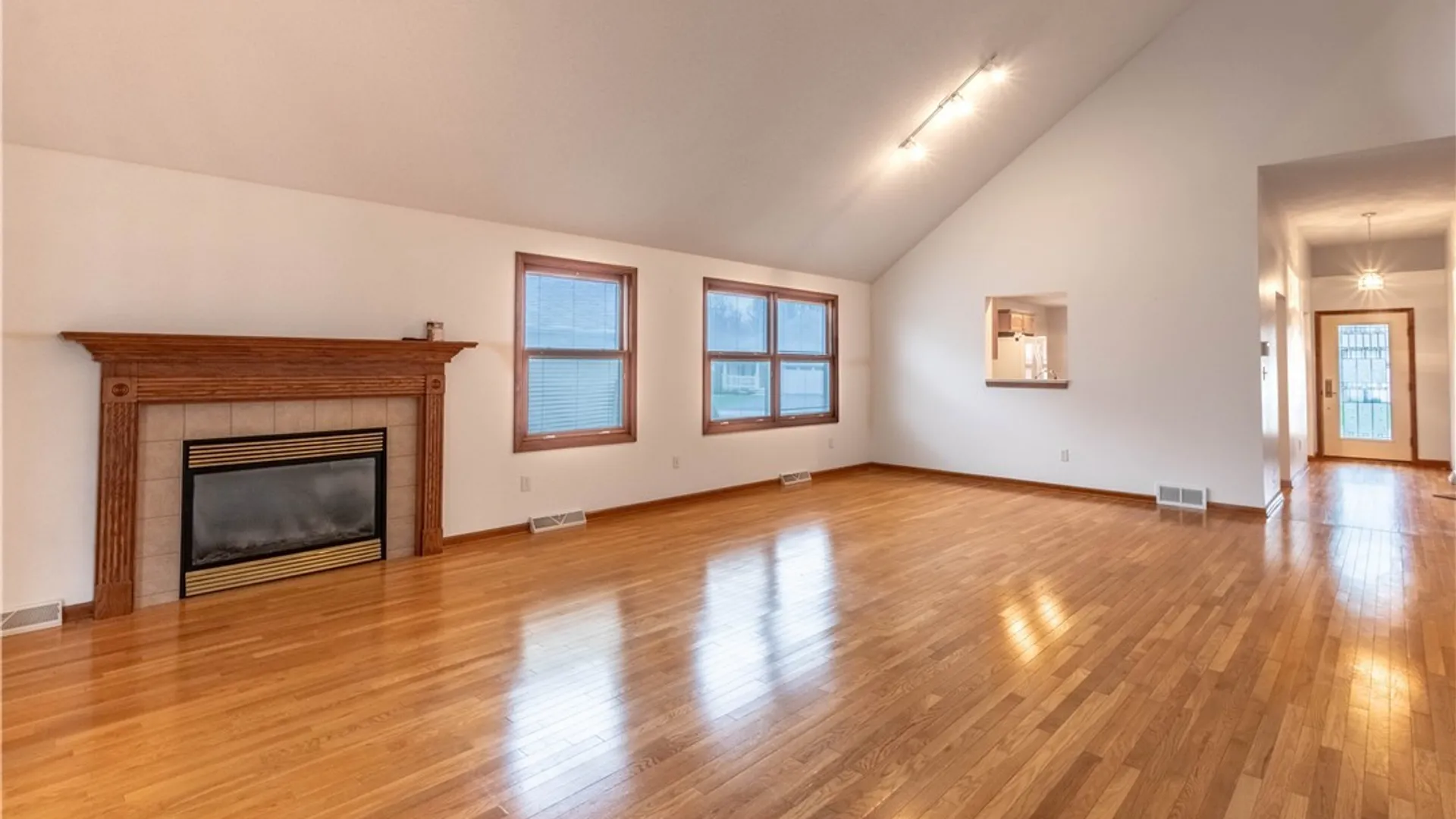 Property at 2 Lakeside Circle, Elma, NY 14059 21