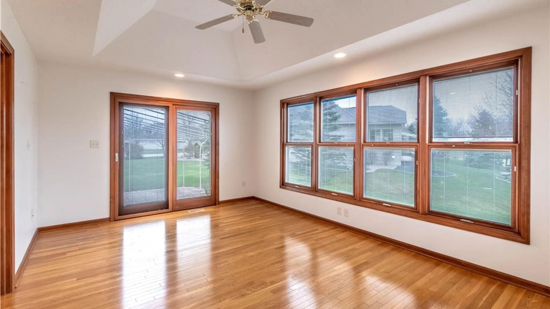 Property at 2 Lakeside Circle, Elma, NY 14059 23