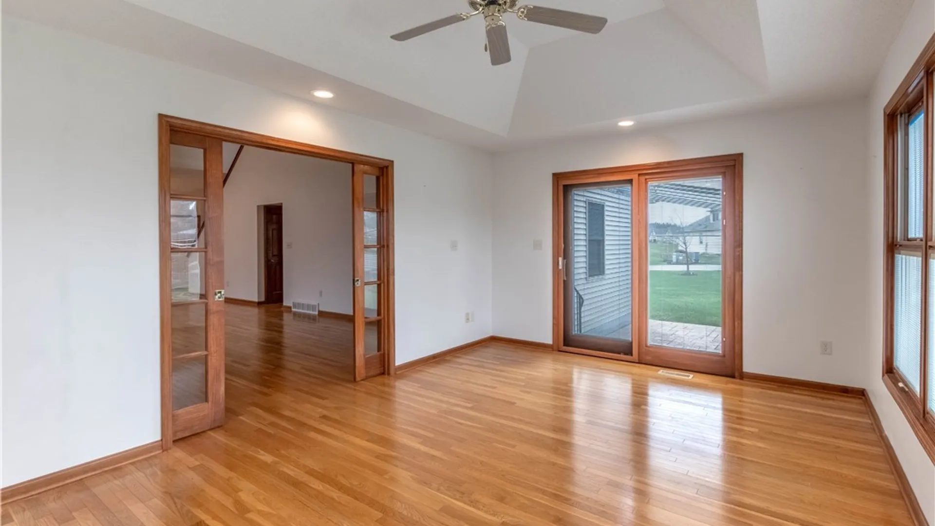 Property at 2 Lakeside Circle, Elma, NY 14059 25