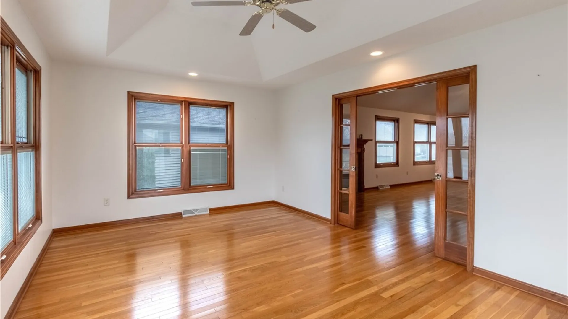 Property at 2 Lakeside Circle, Elma, NY 14059 26