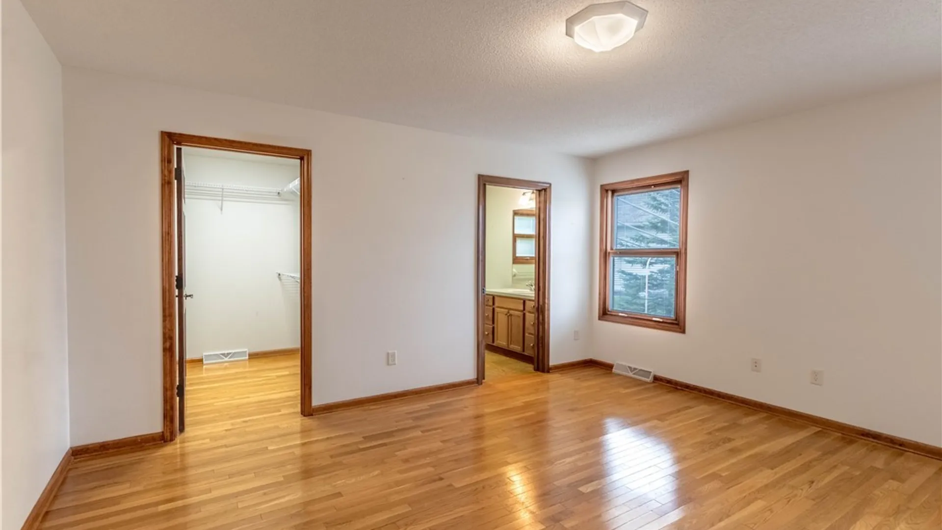 Property at 2 Lakeside Circle, Elma, NY 14059 27