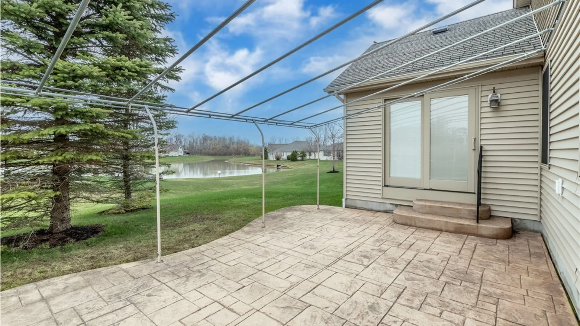 Property at 2 Lakeside Circle, Elma, NY 14059 4