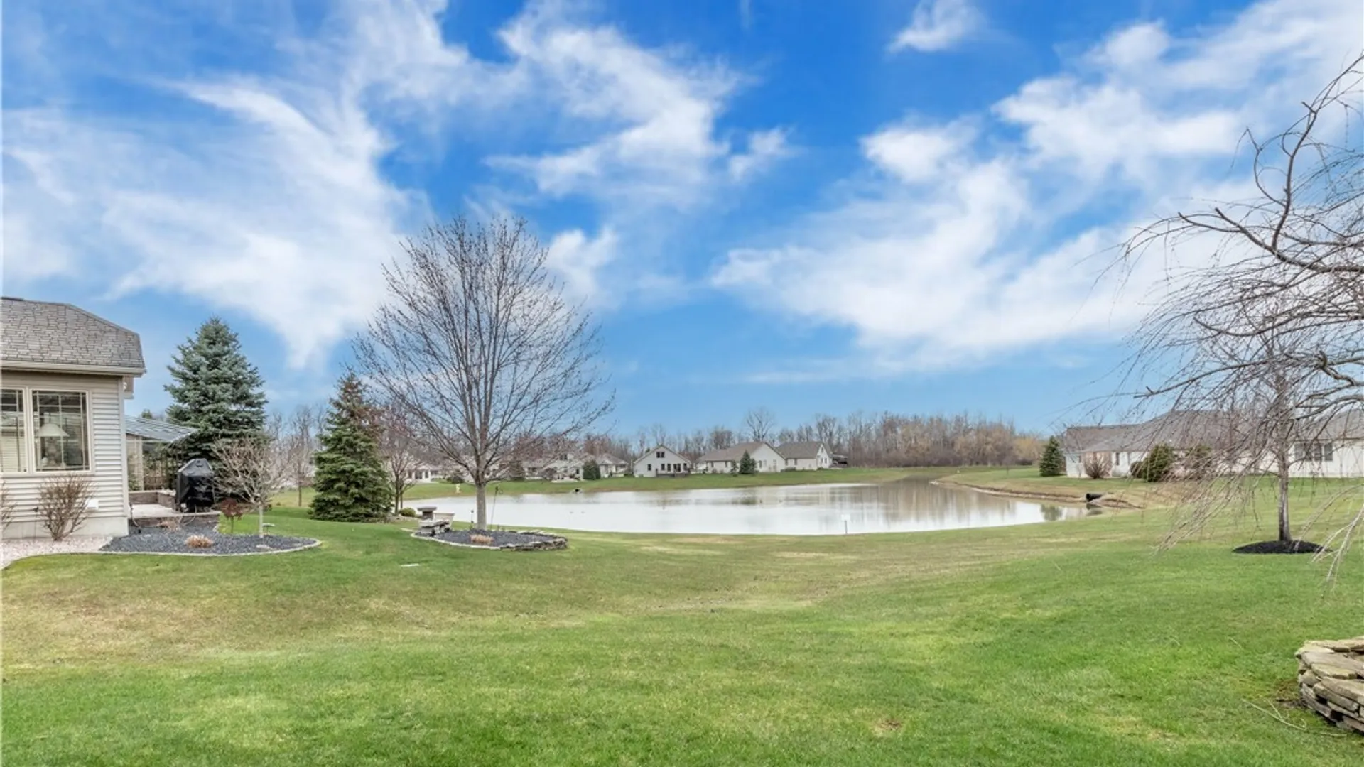 Property at 2 Lakeside Circle, Elma, NY 14059 7