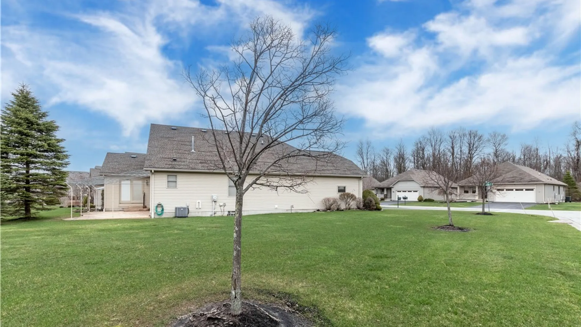 Property at 2 Lakeside Circle, Elma, NY 14059 8