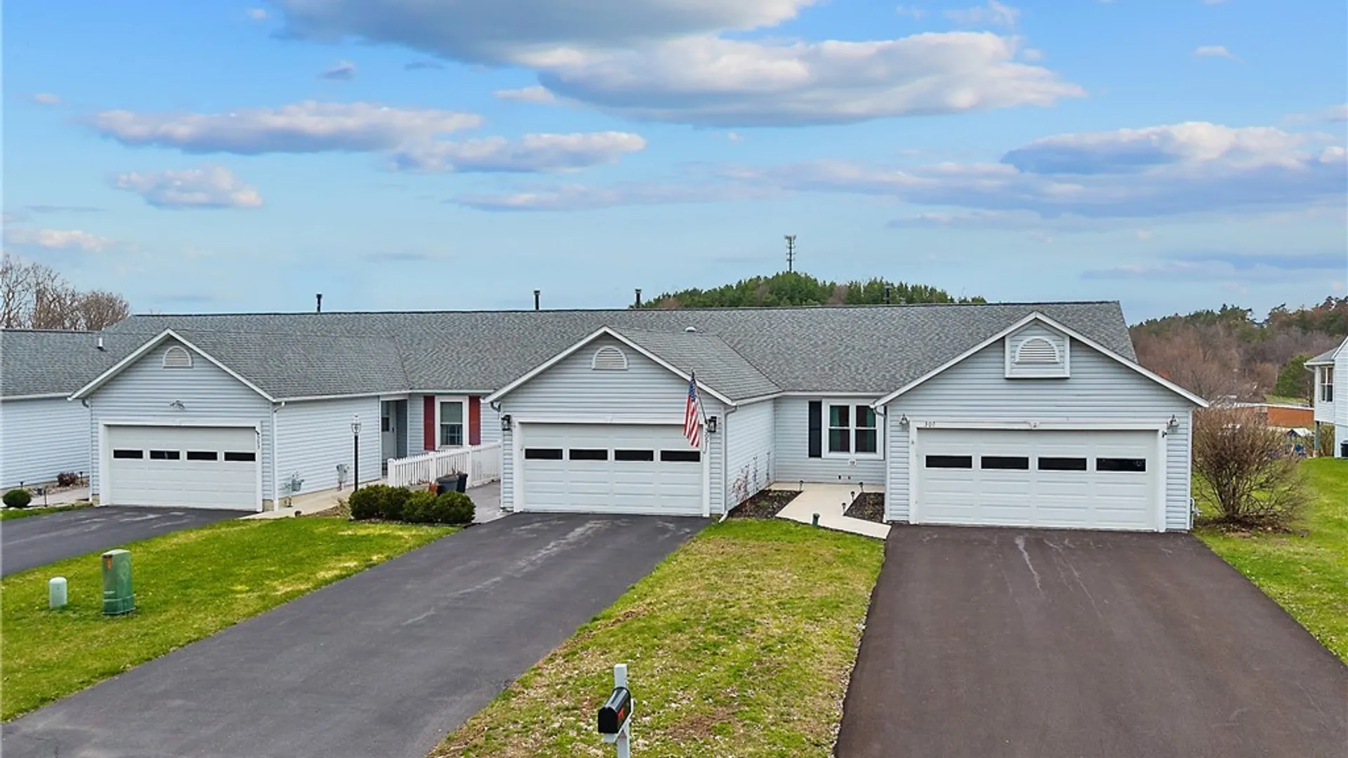 Property at 307 Clouds View Circle, Camillus, NY 13031 28