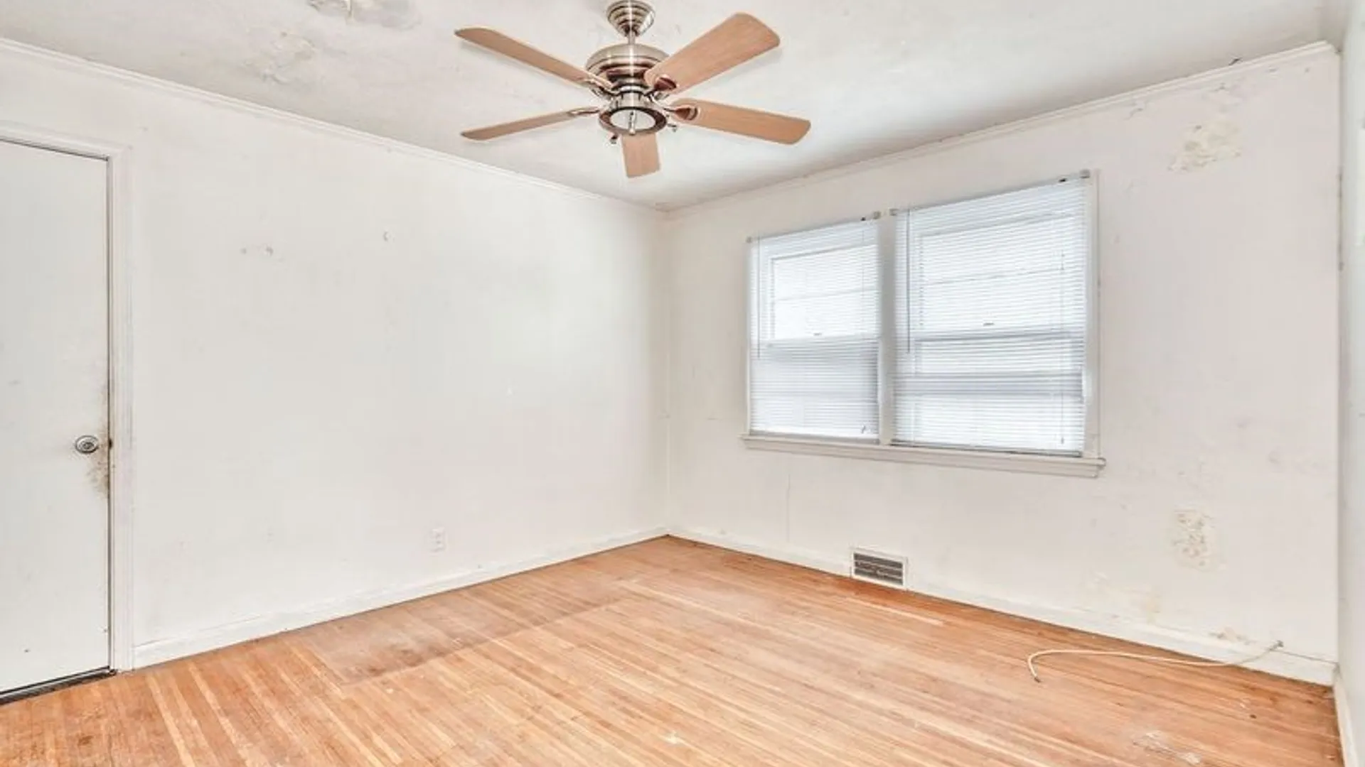 Property at 262 Commodore Parkway, Brighton, NY 14625 12