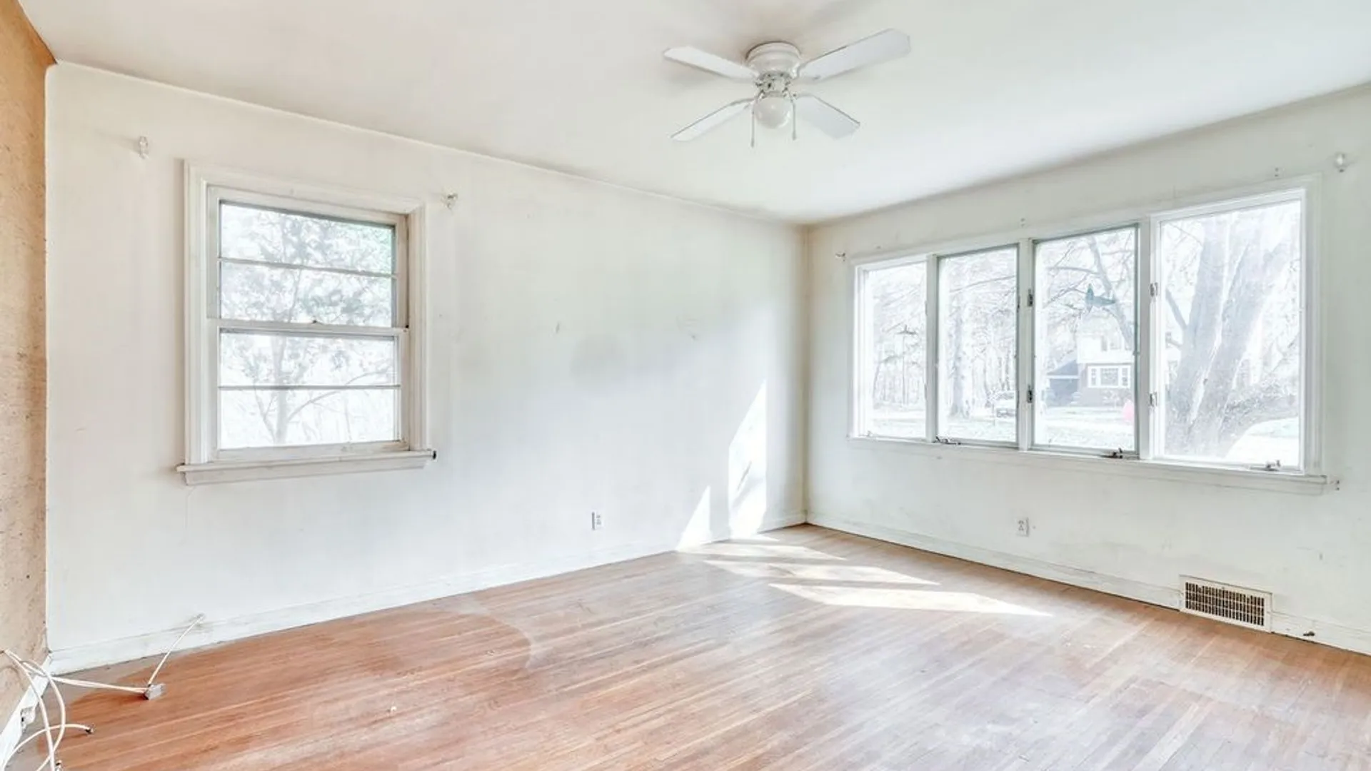 Property at 262 Commodore Parkway, Brighton, NY 14625 17