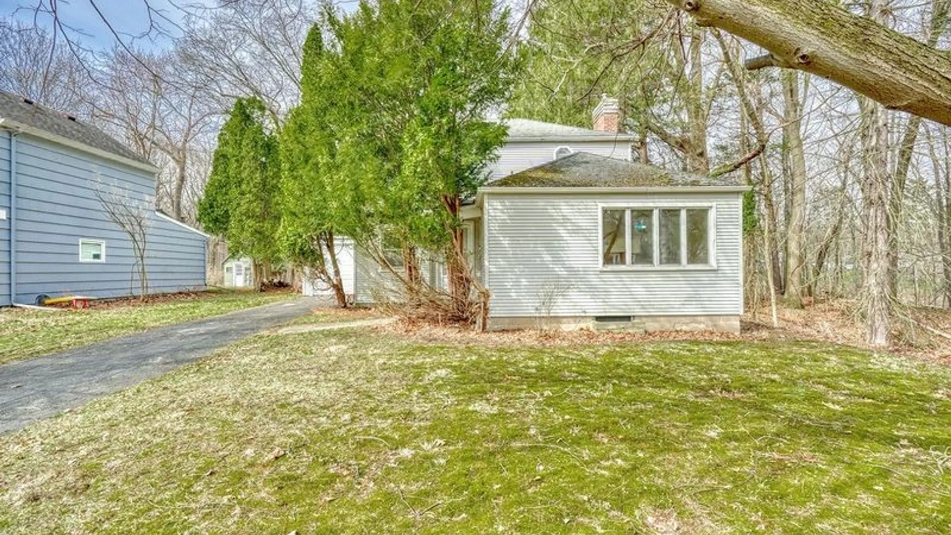 Property at 262 Commodore Parkway, Brighton, NY 14625 2