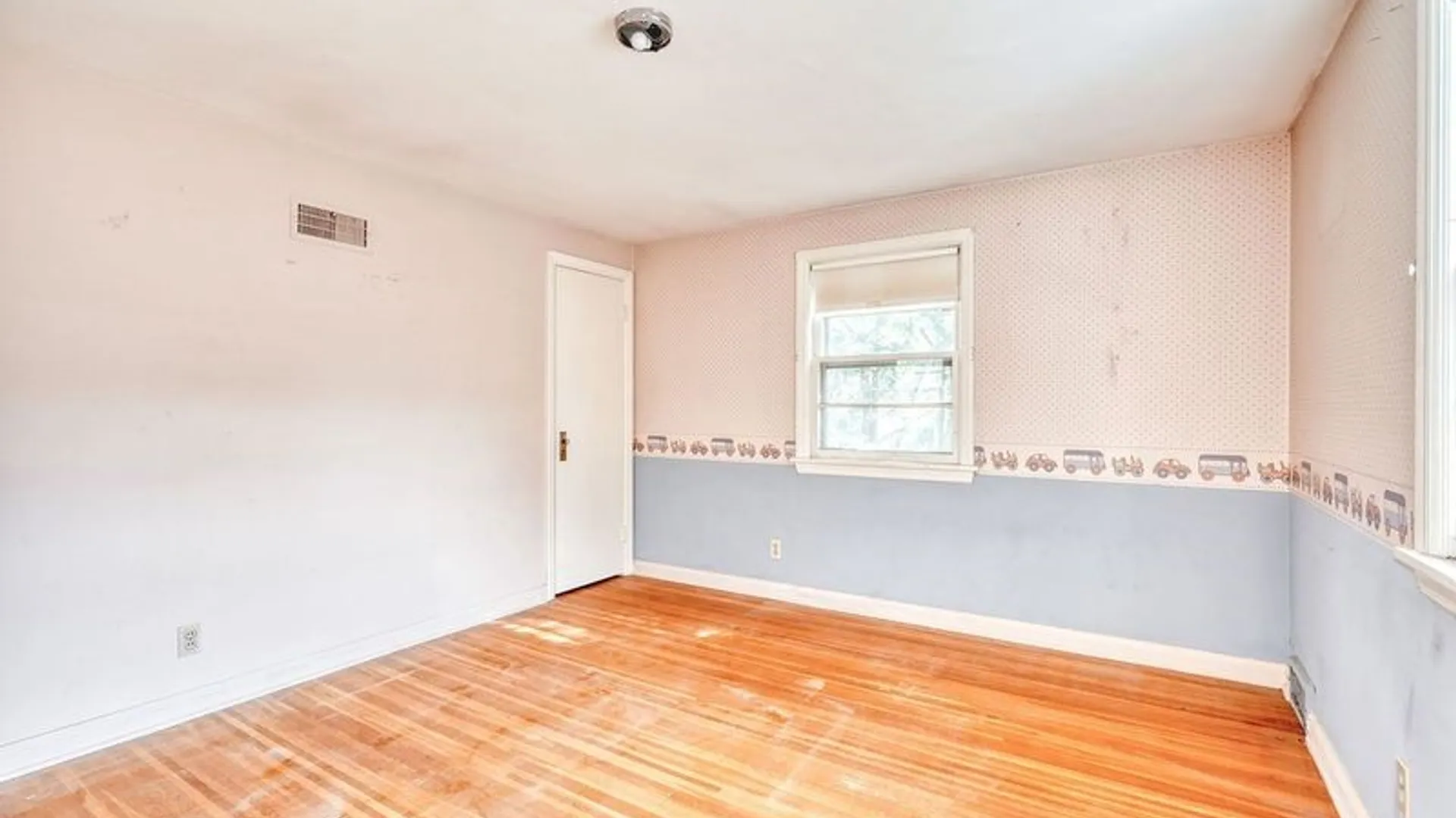 Property at 262 Commodore Parkway, Brighton, NY 14625 32