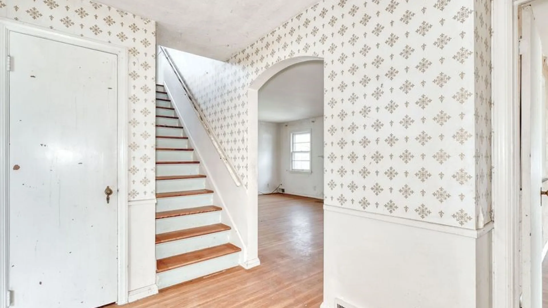 Property at 262 Commodore Parkway, Brighton, NY 14625 4