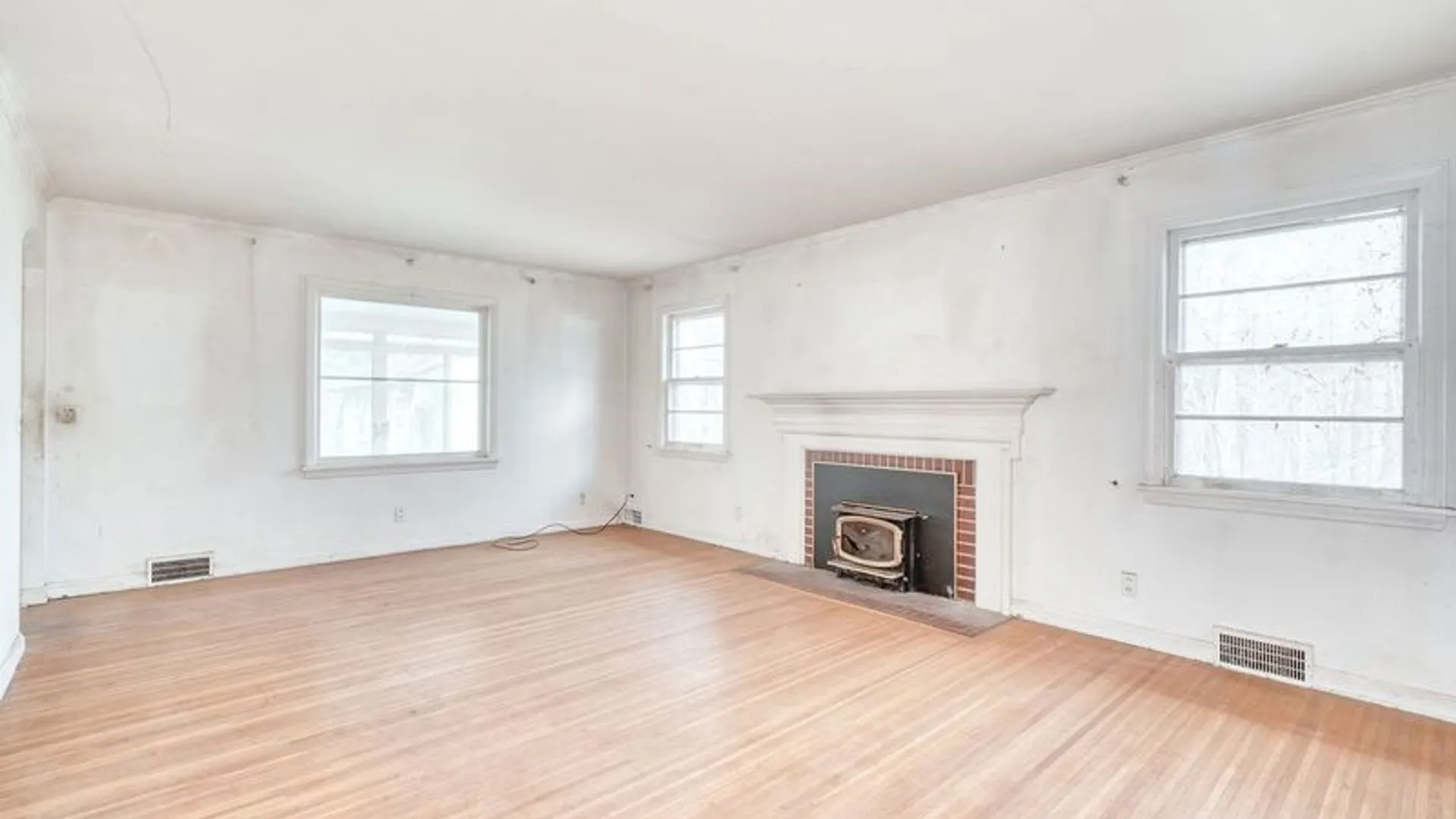 Property at 262 Commodore Parkway, Brighton, NY 14625 8