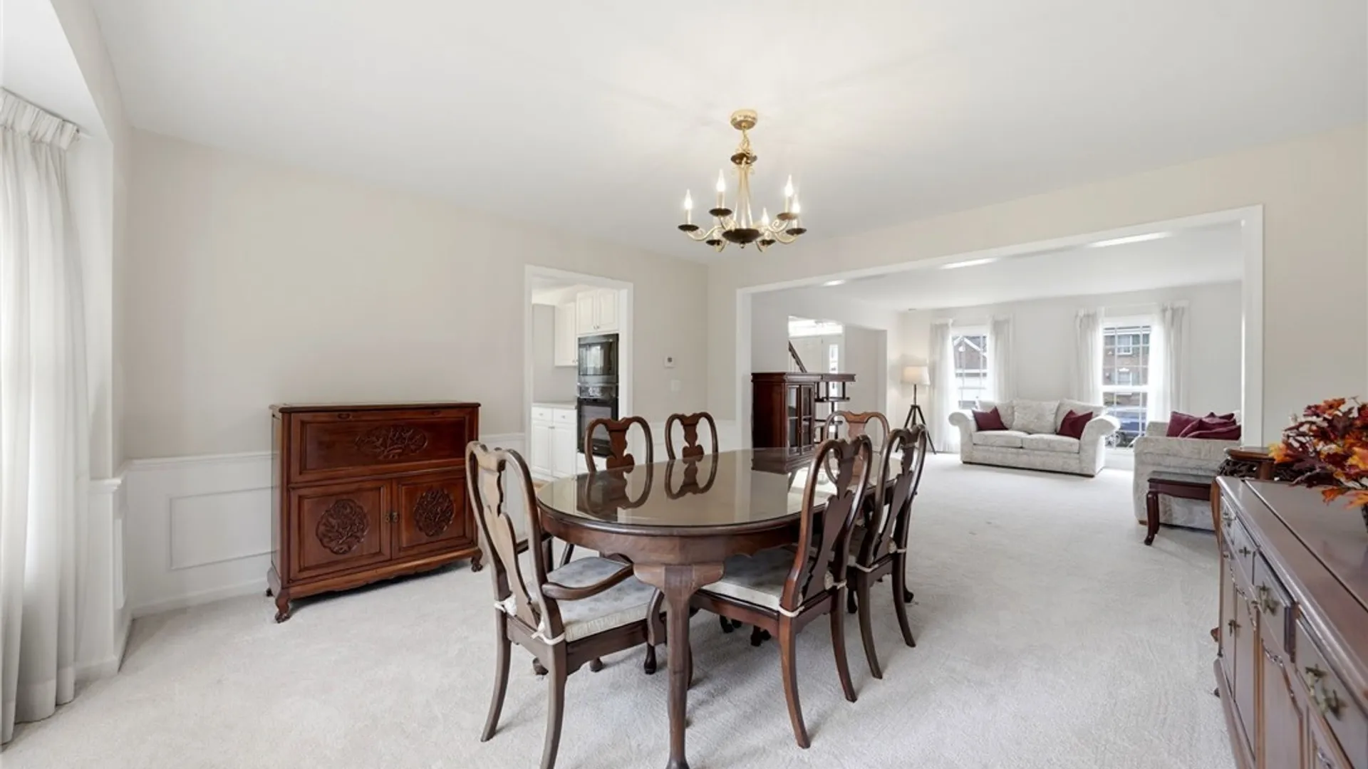 Property at 7 Pinelake Drive, Amherst, NY 14221 11