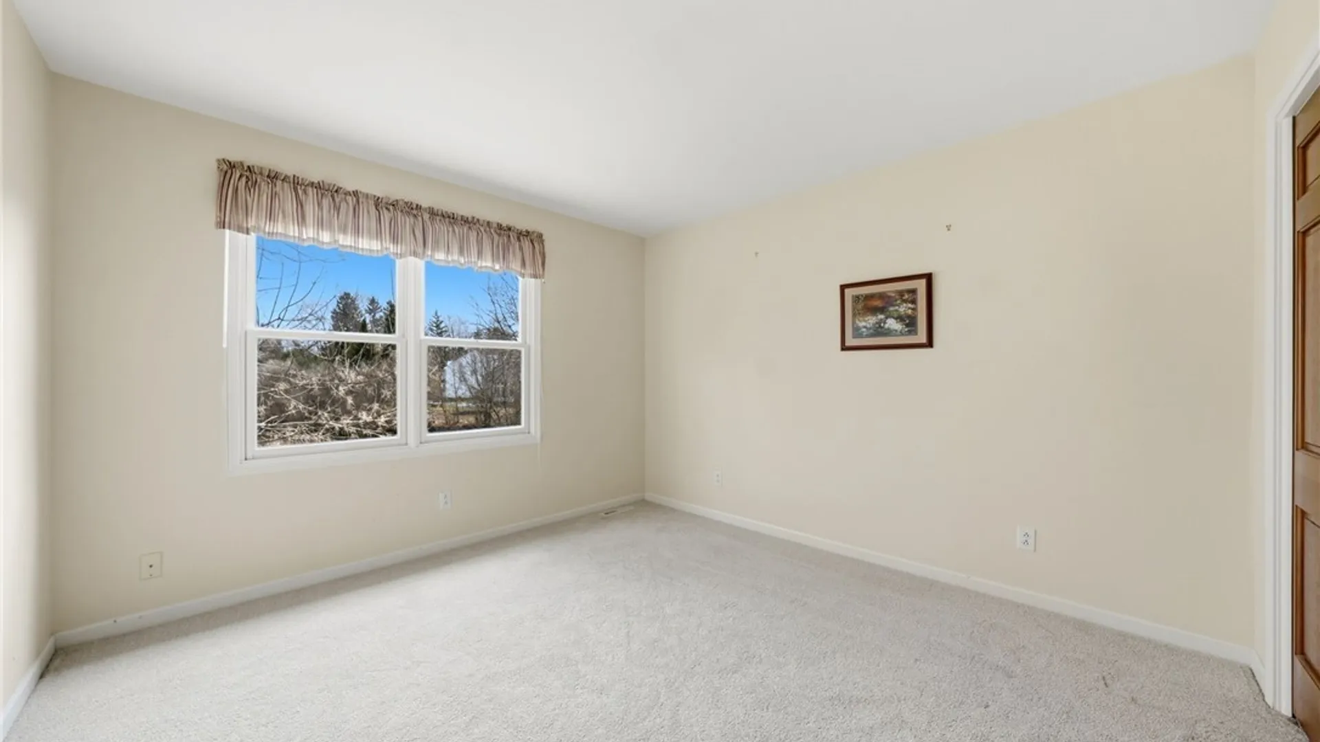 Property at 7 Pinelake Drive, Amherst, NY 14221 25