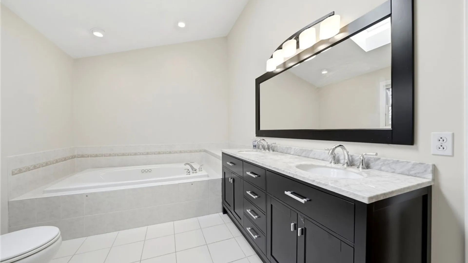 Property at 7 Pinelake Drive, Amherst, NY 14221 38