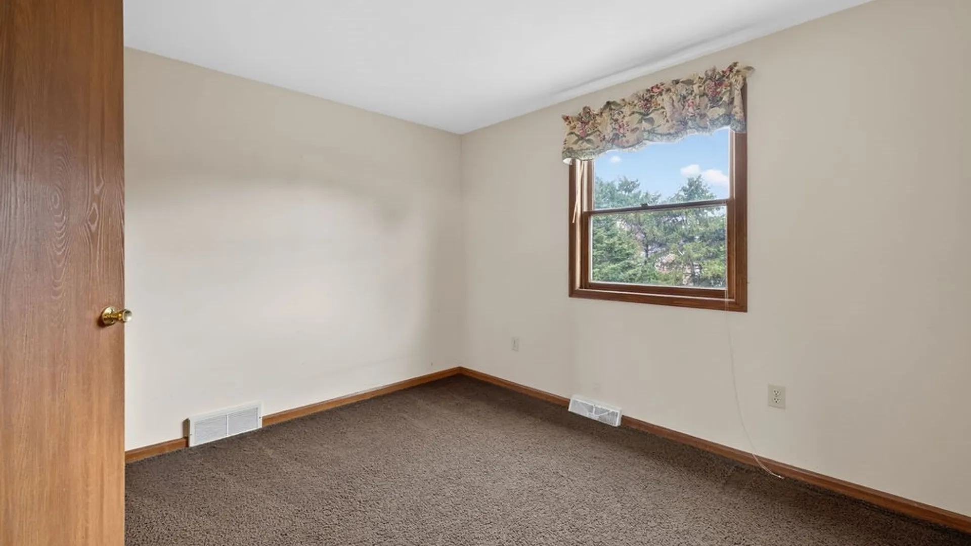 Property at 110 Kaymar Drive, Clay, NY 13212 24