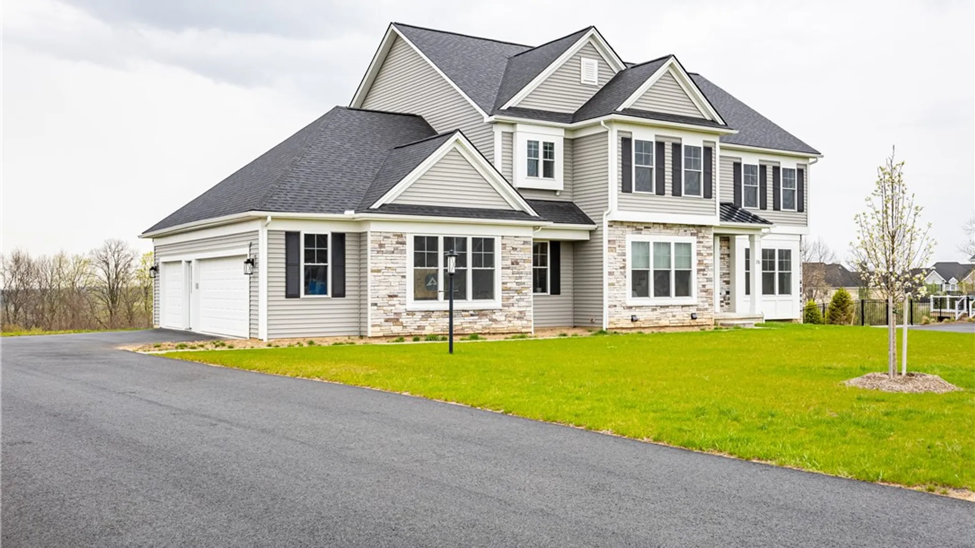 Property at 76 Coventry Ridge, Pittsford, NY 14534 2