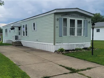 Property at 30 Foster Ridge Drive, Hamburg, NY 14075