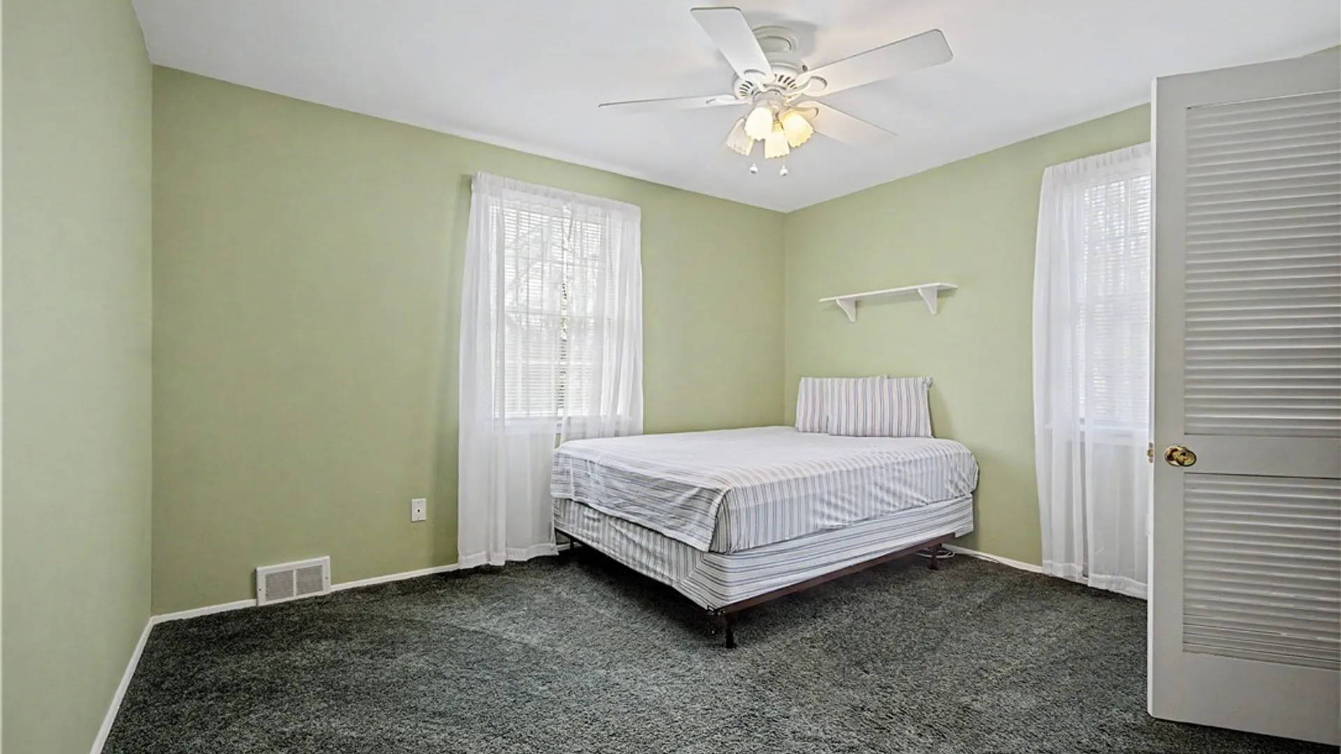 Property at 32 University Park, Pomfret, NY 14063 37