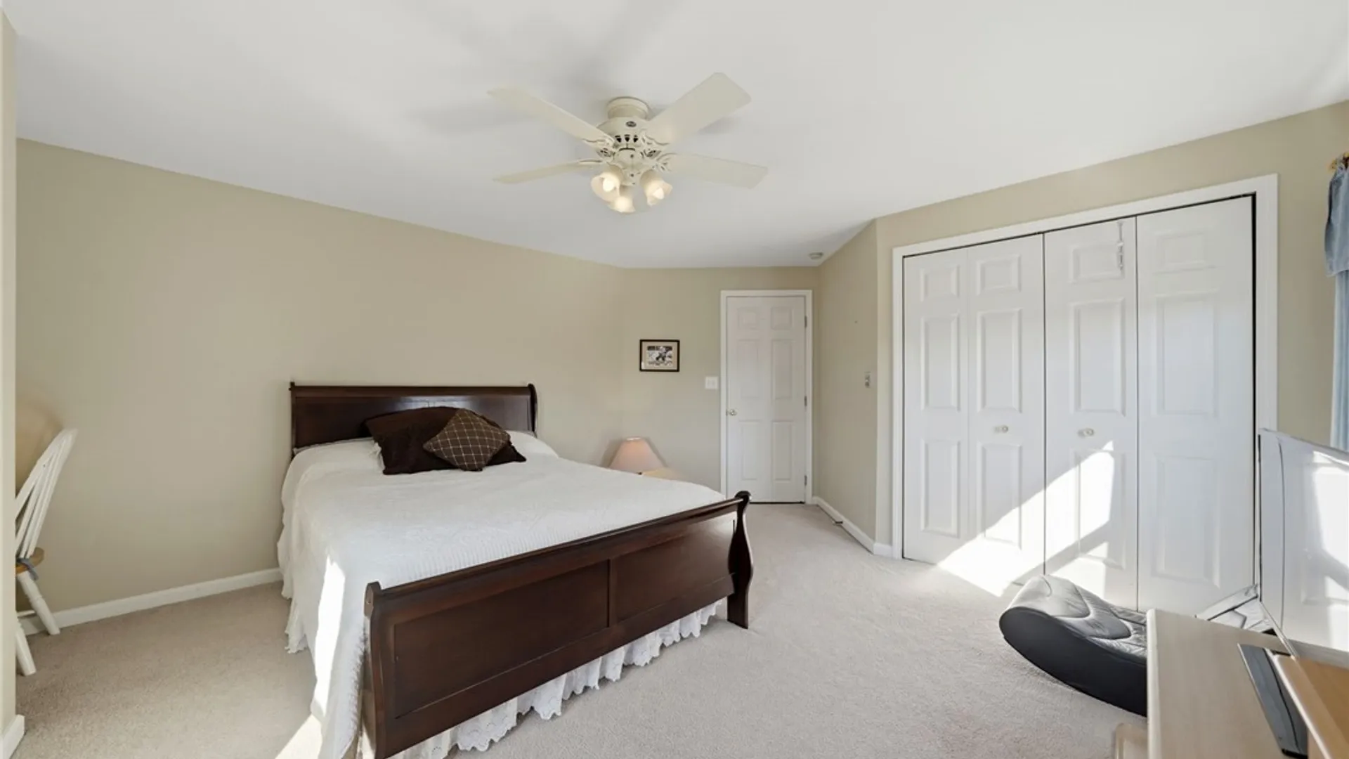 Property at 72 Michaels Walk, Lancaster, NY 14086 17