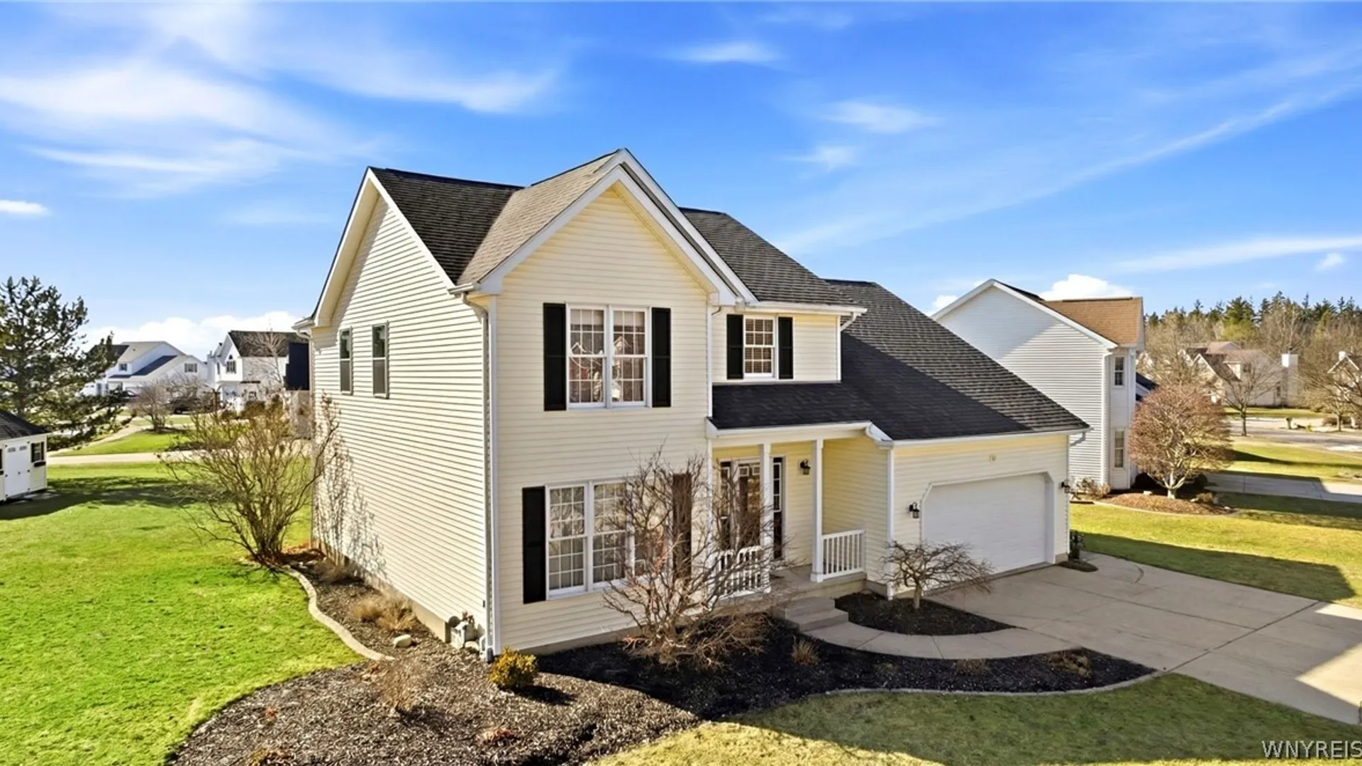 Property at 72 Michaels Walk, Lancaster, NY 14086 3