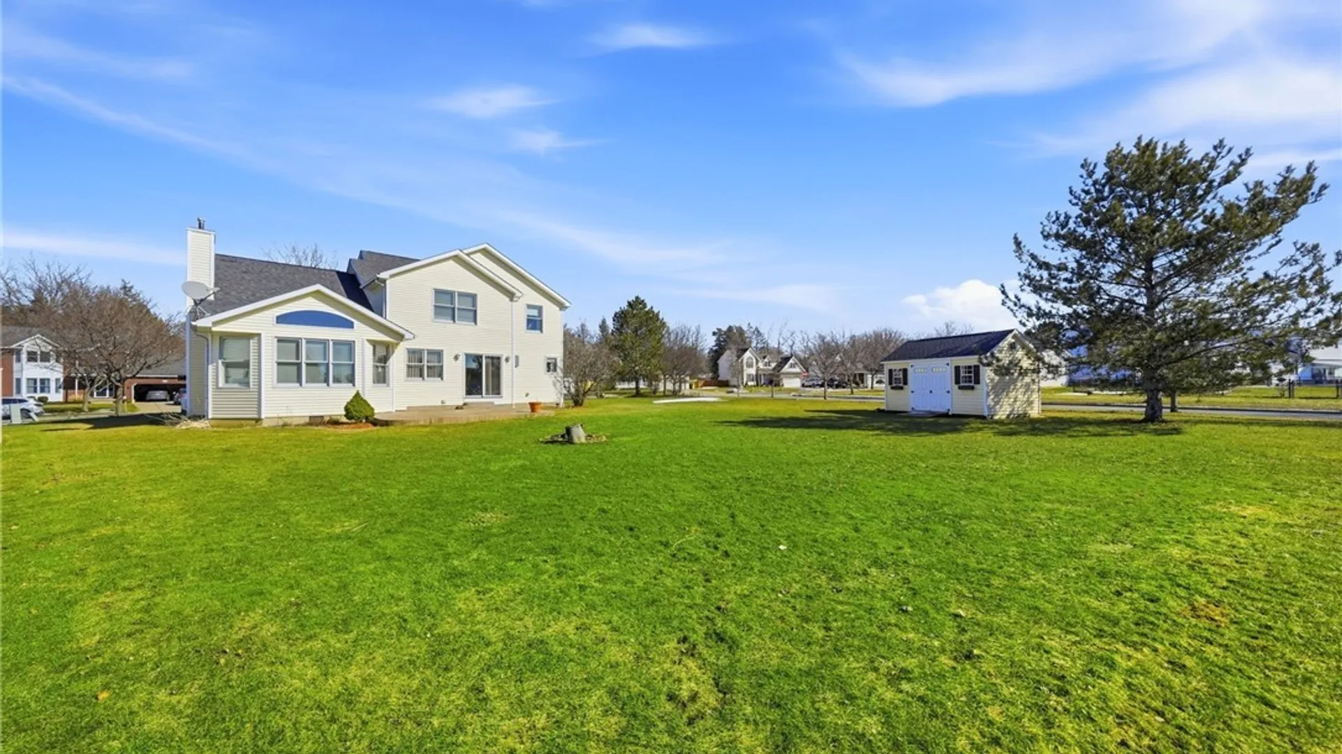 Property at 72 Michaels Walk, Lancaster, NY 14086 30