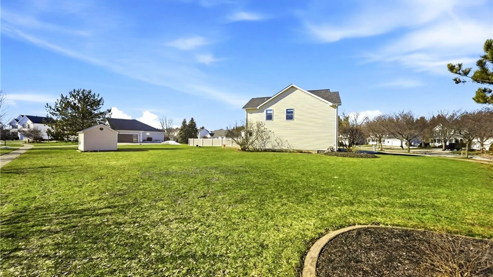 Property at 72 Michaels Walk, Lancaster, NY 14086 31