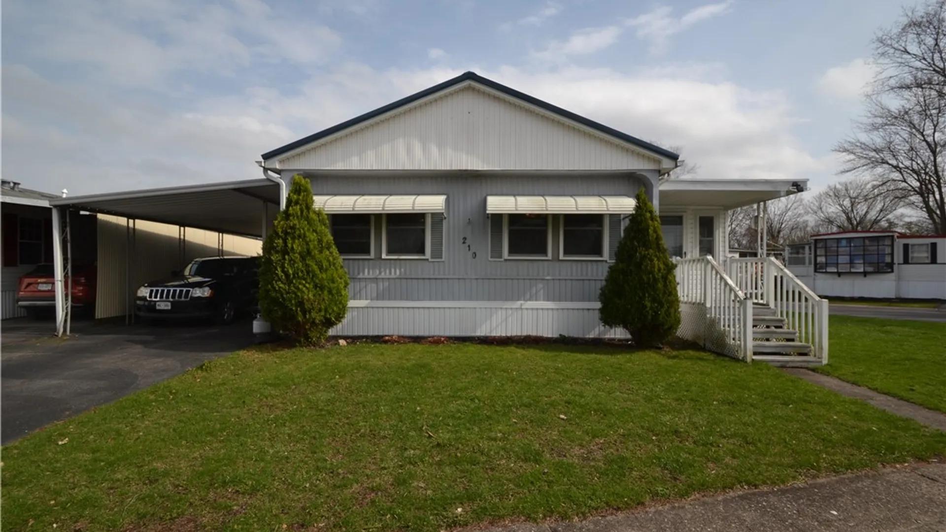 Property at 210 Oneida Way, Manchester, NY 14504 2