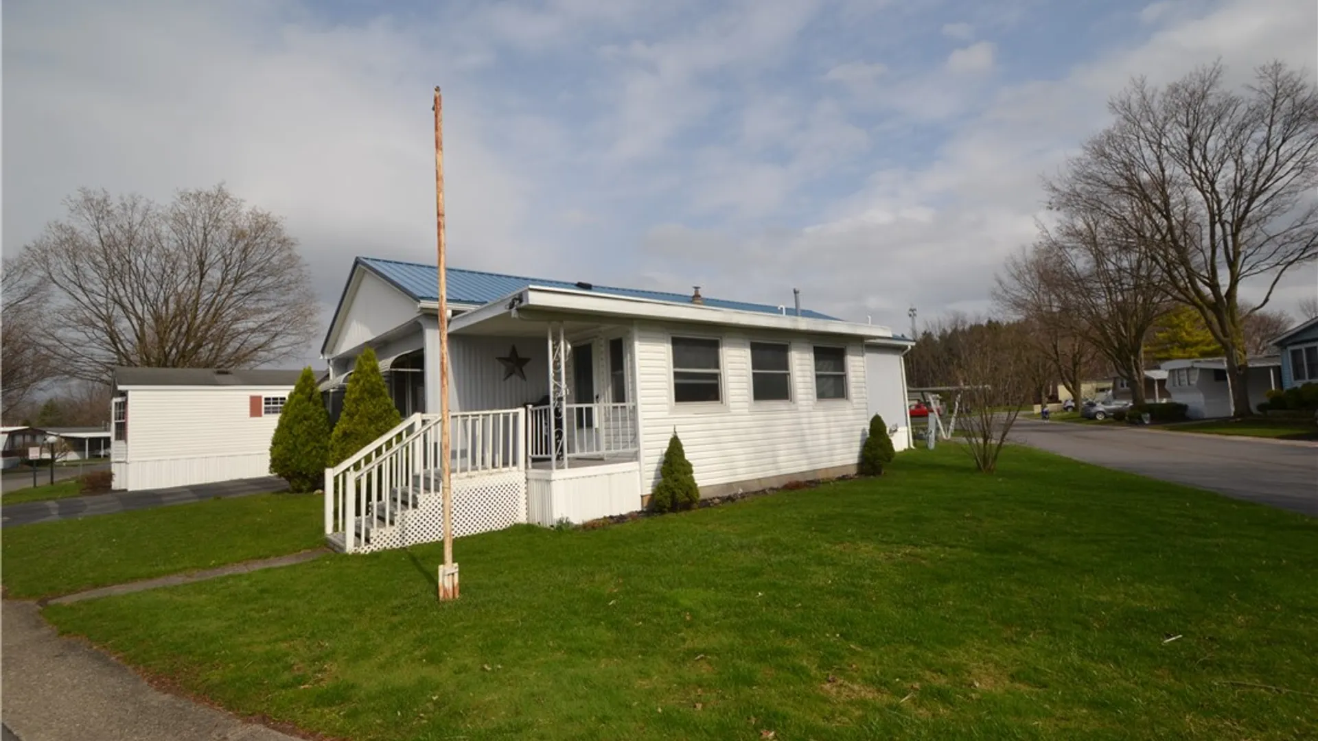 Property at 210 Oneida Way, Manchester, NY 14504 4