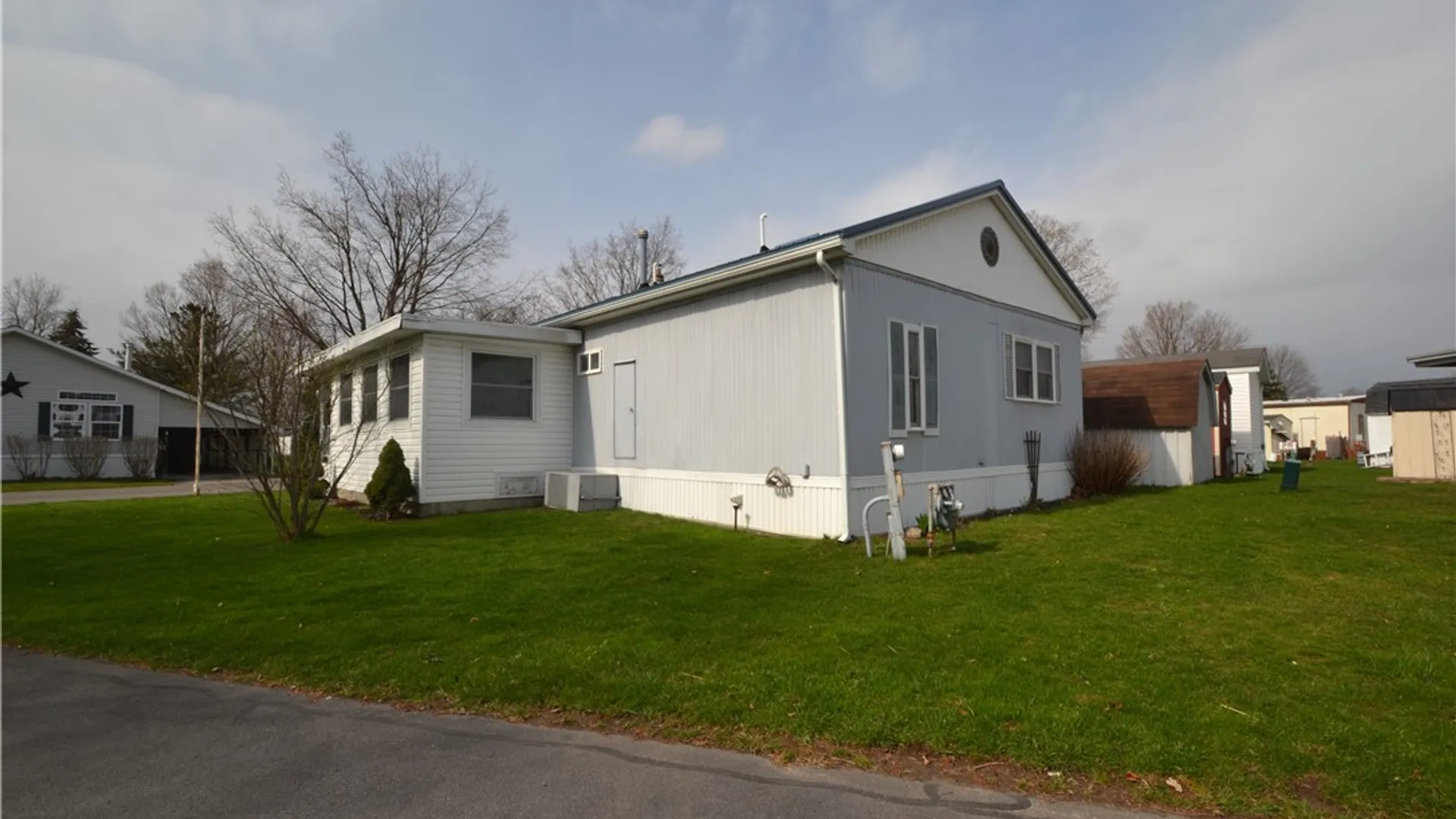 Property at 210 Oneida Way, Manchester, NY 14504 5