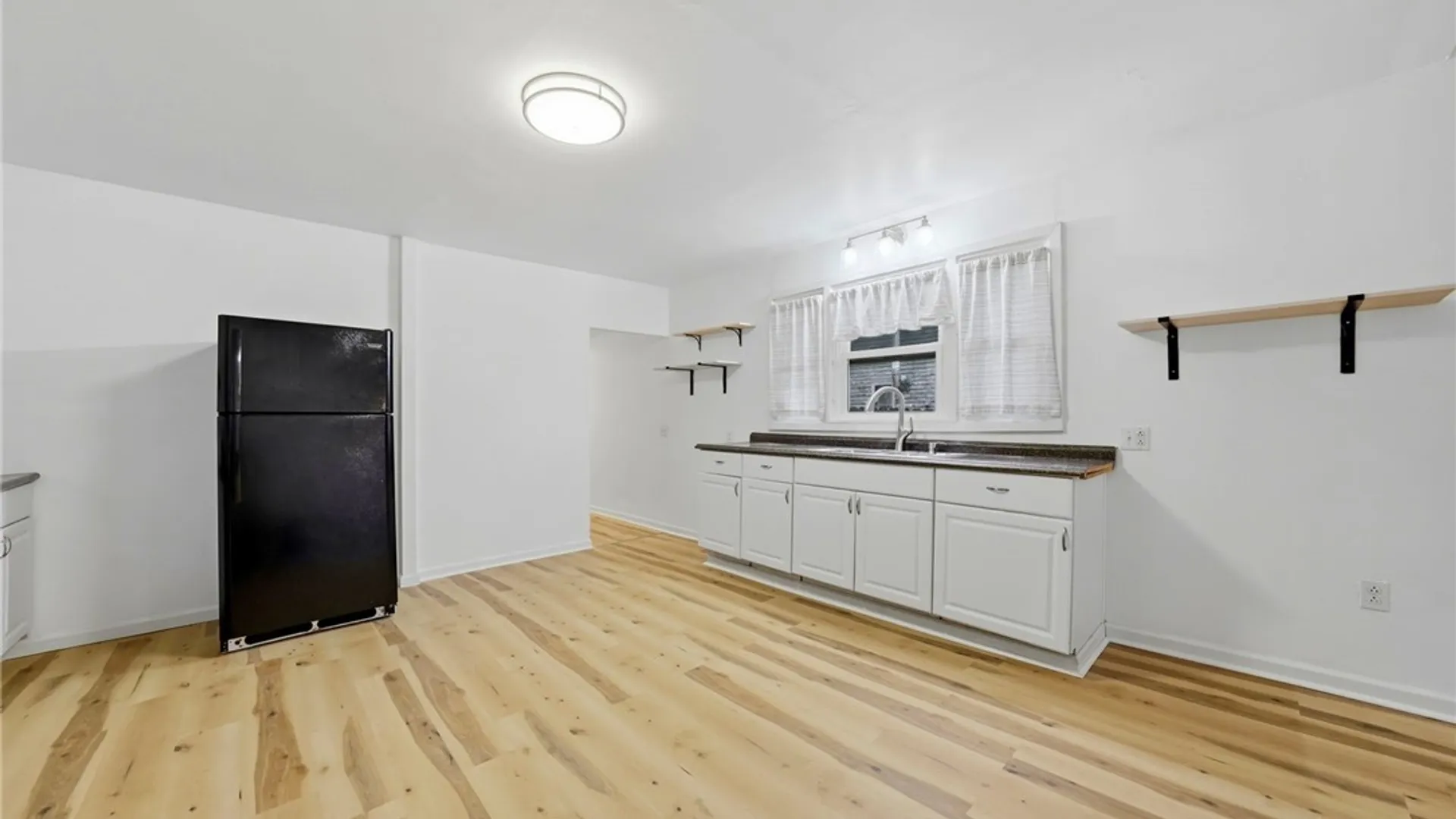 Property at 49 Trinity Place, Buffalo, NY 14201 12