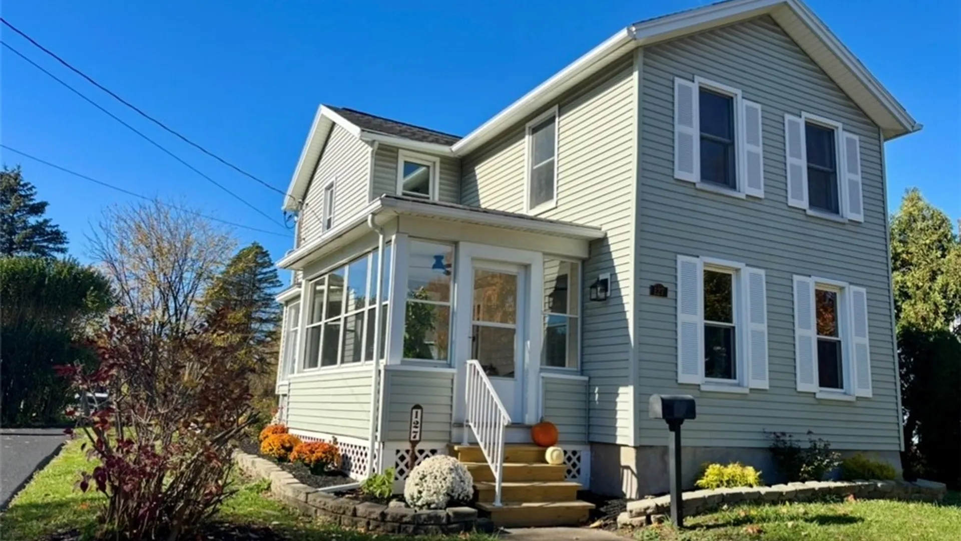 Property at 127 Lake Avenue, Parma, NY 14468 4