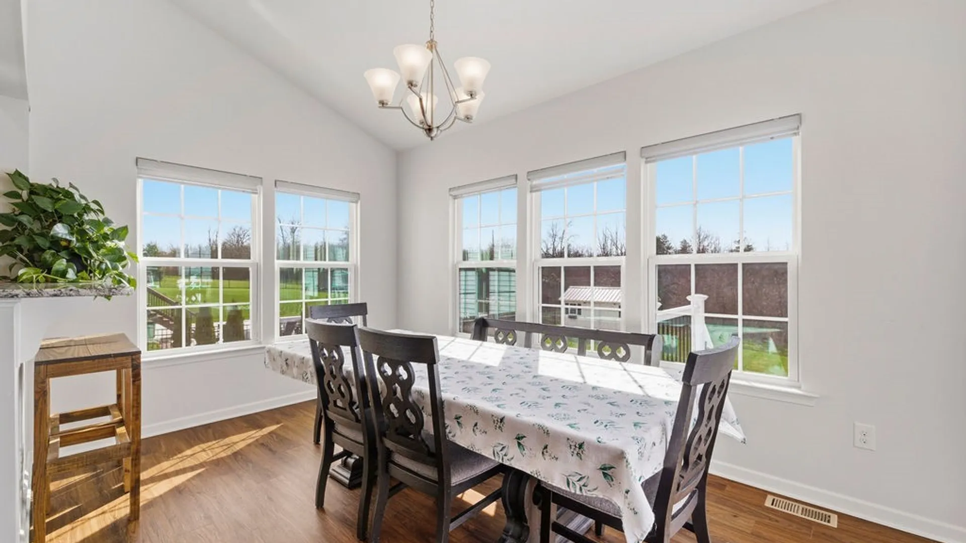 Property at 370 Quarry Run, Grand Island, NY 14072 20