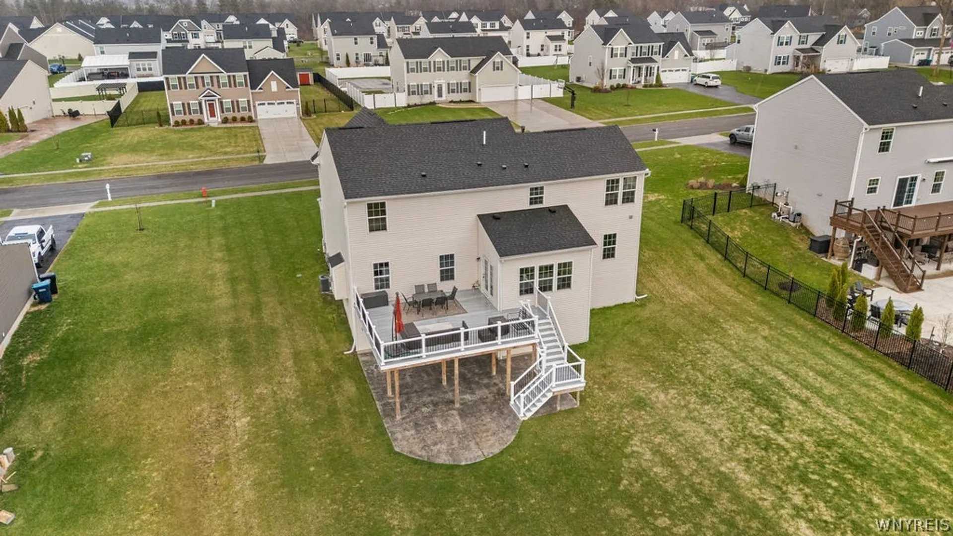 Property at 370 Quarry Run, Grand Island, NY 14072 8