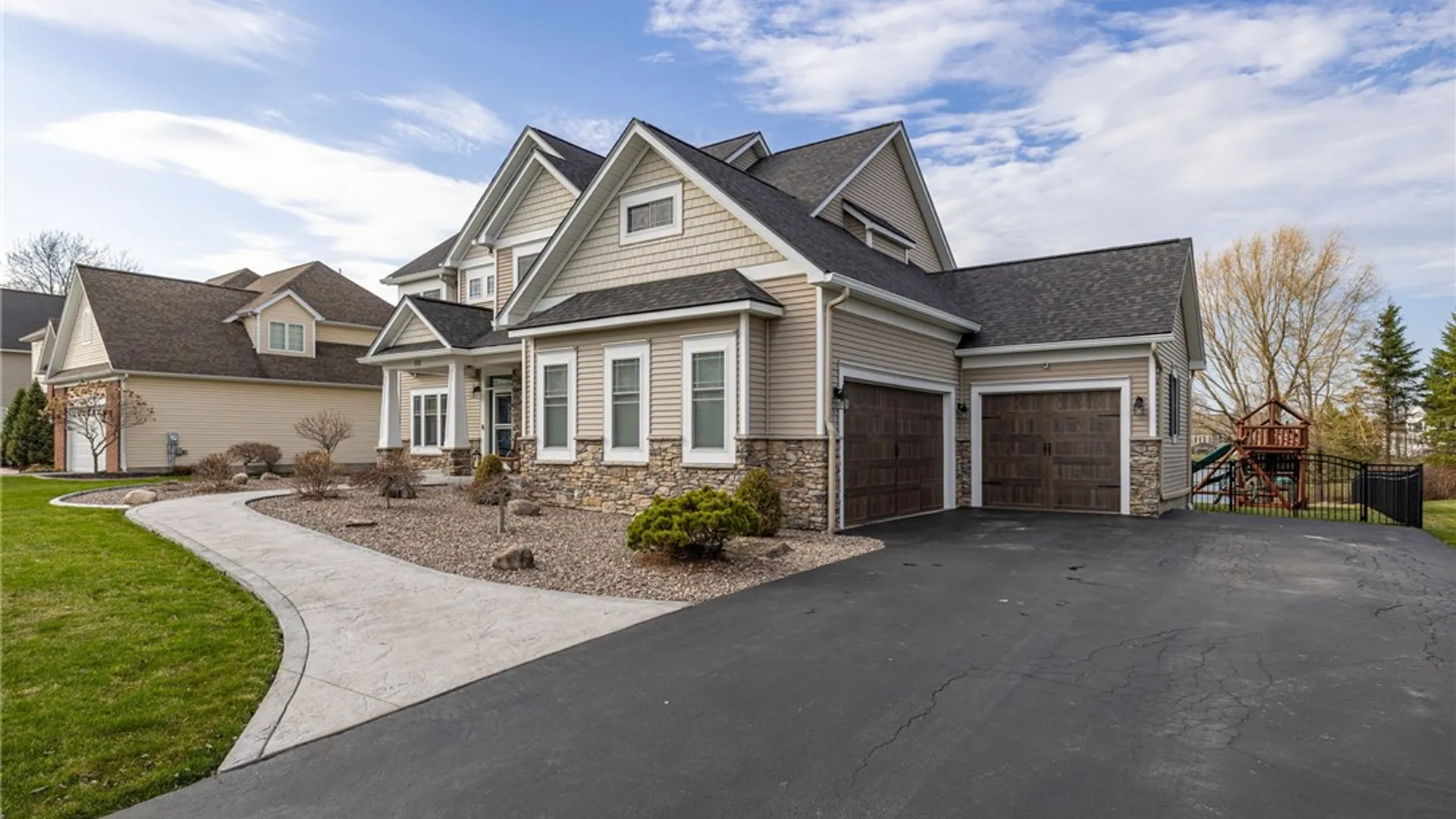 Property at 112 Triple Diamond, Penfield, NY 14580 5