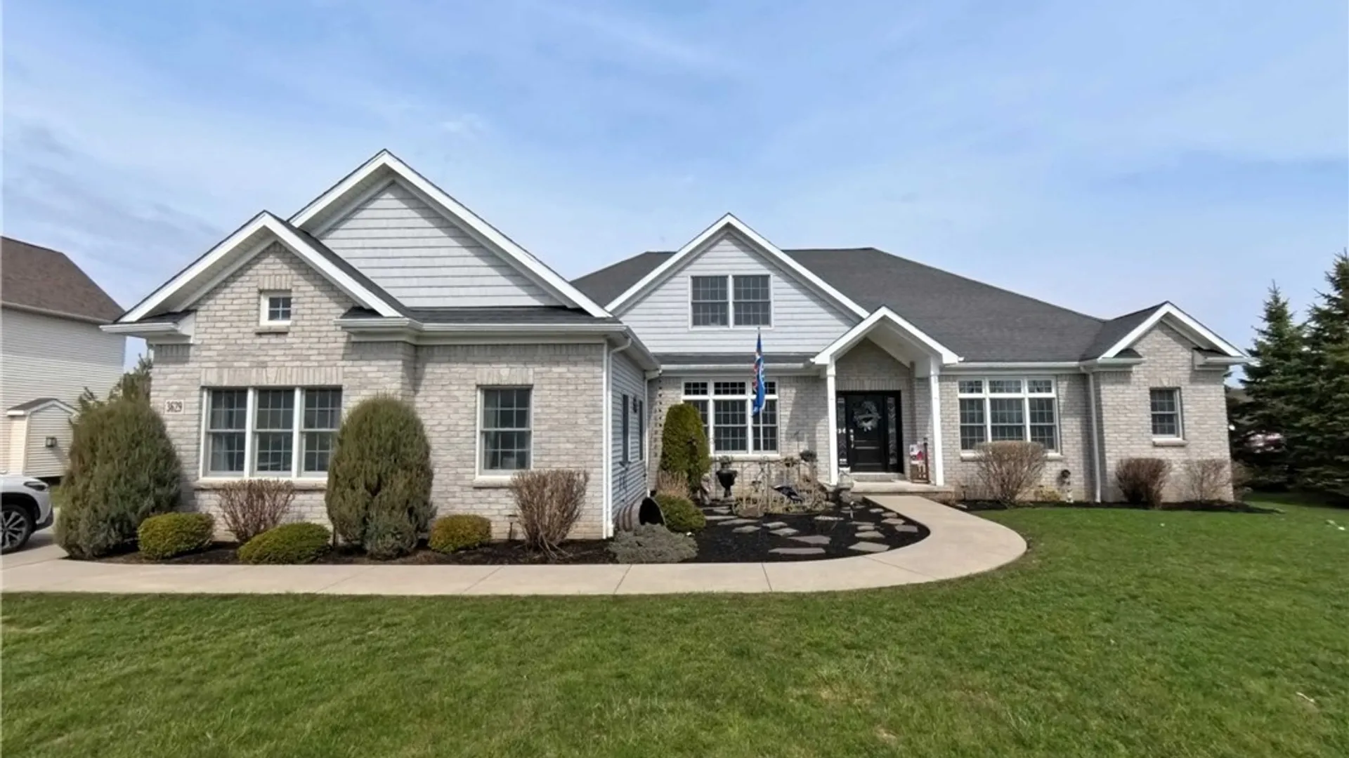 Property at 3629 Moyer Road, Wheatfield, NY 14120 2