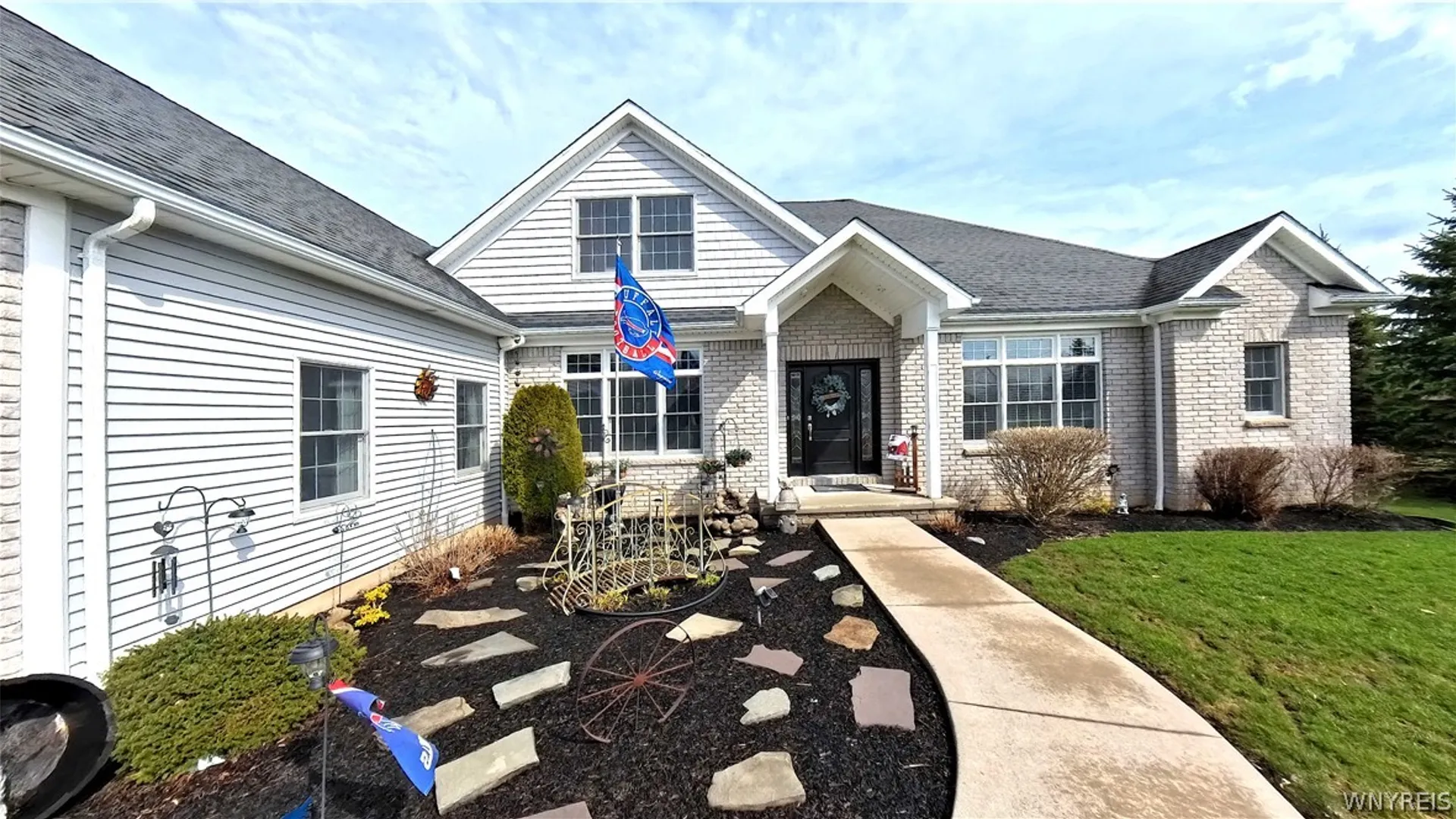 Property at 3629 Moyer Road, Wheatfield, NY 14120 5