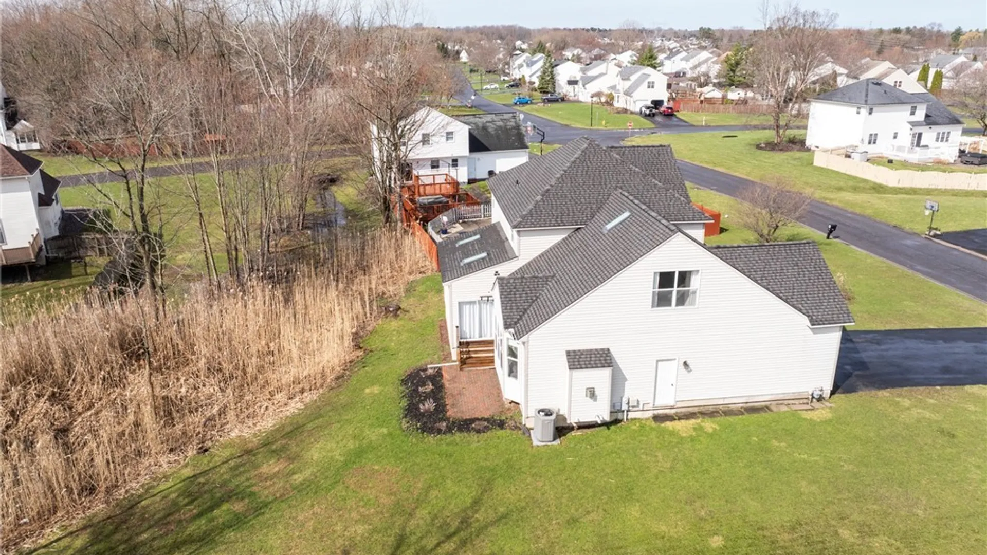 Property at 6298 Alabama Path, Cicero, NY 13039 45