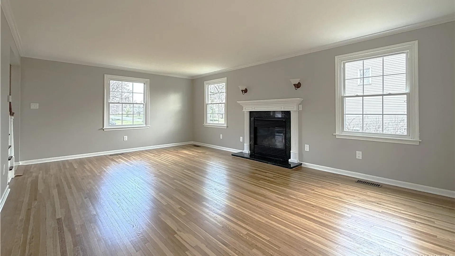 Property at 10151 Pineledge Drive, Clarence, NY 14031 3
