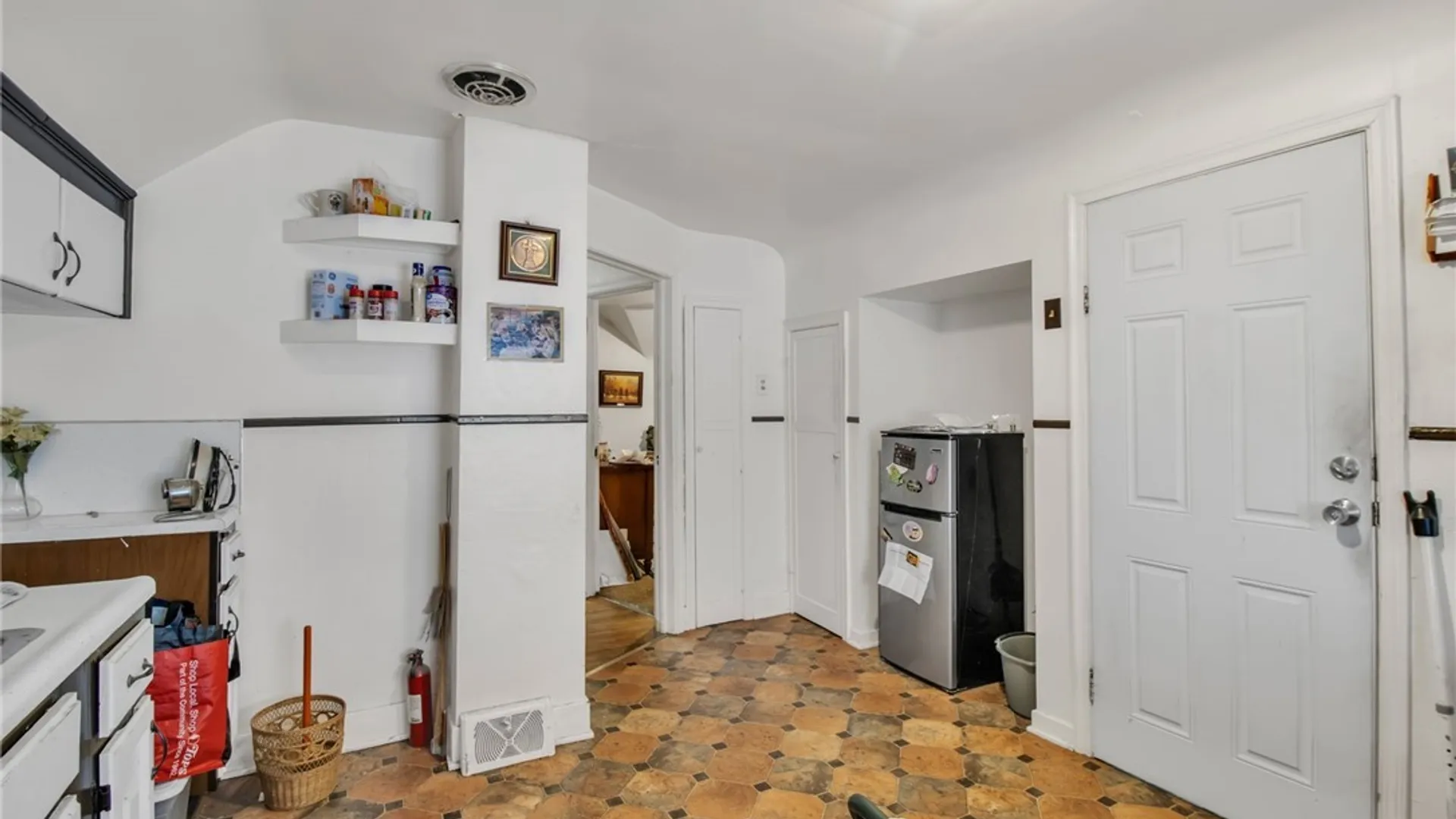 Property at 2247 Grand Avenue, Niagara Falls, NY 14301 37