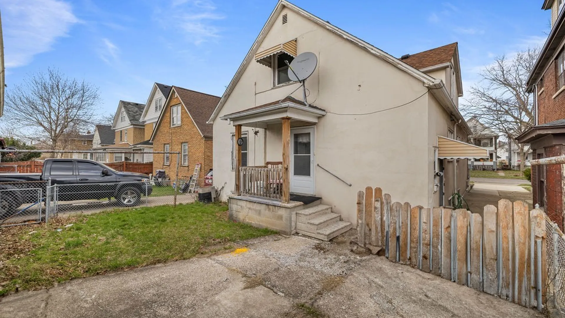 Property at 2247 Grand Avenue, Niagara Falls, NY 14301 4